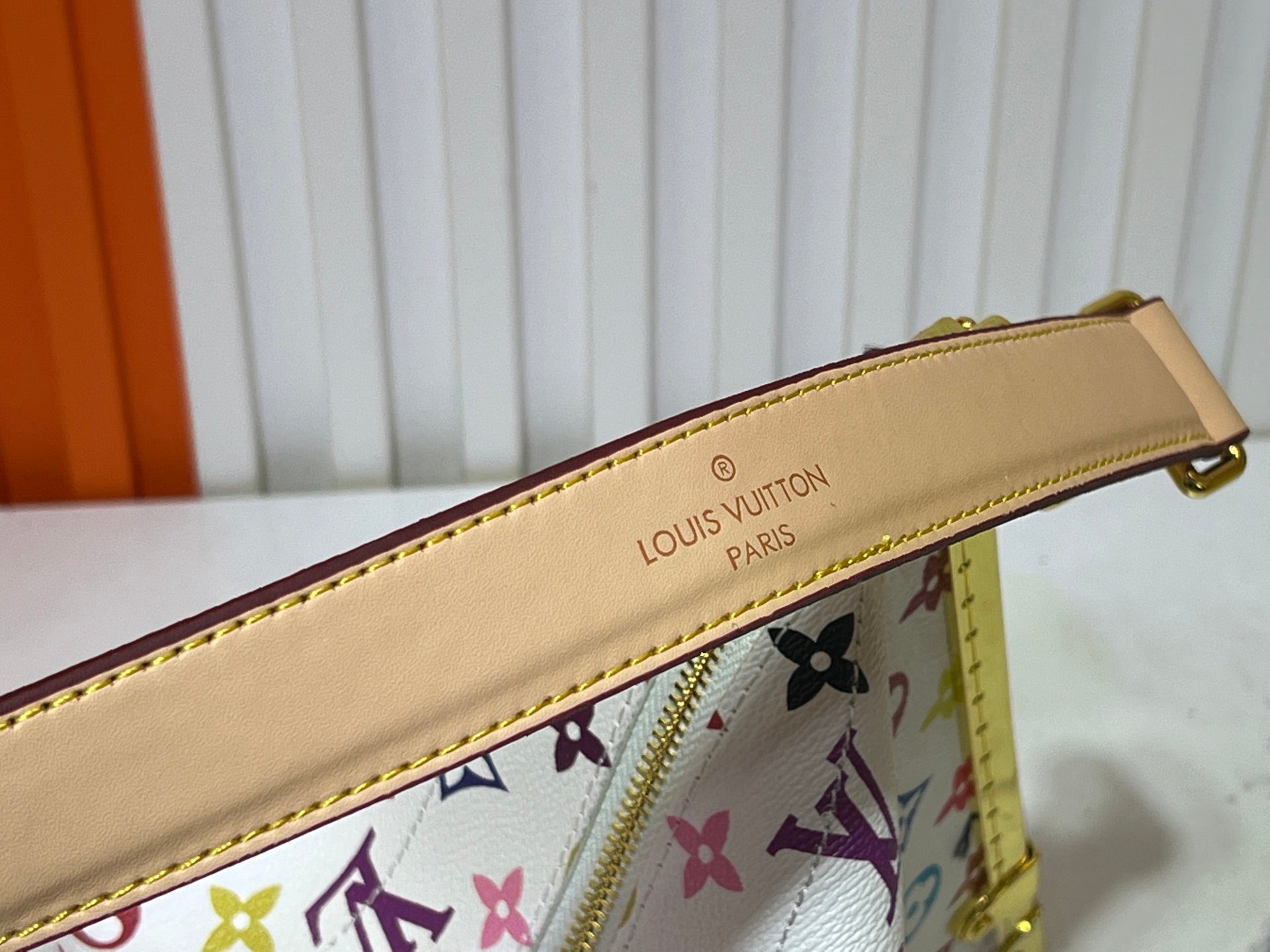 1WE100B Popular   leather bag