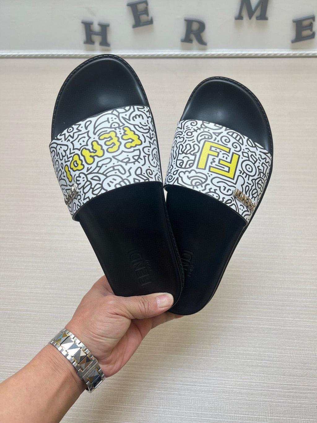 54F15Z Popular slippers