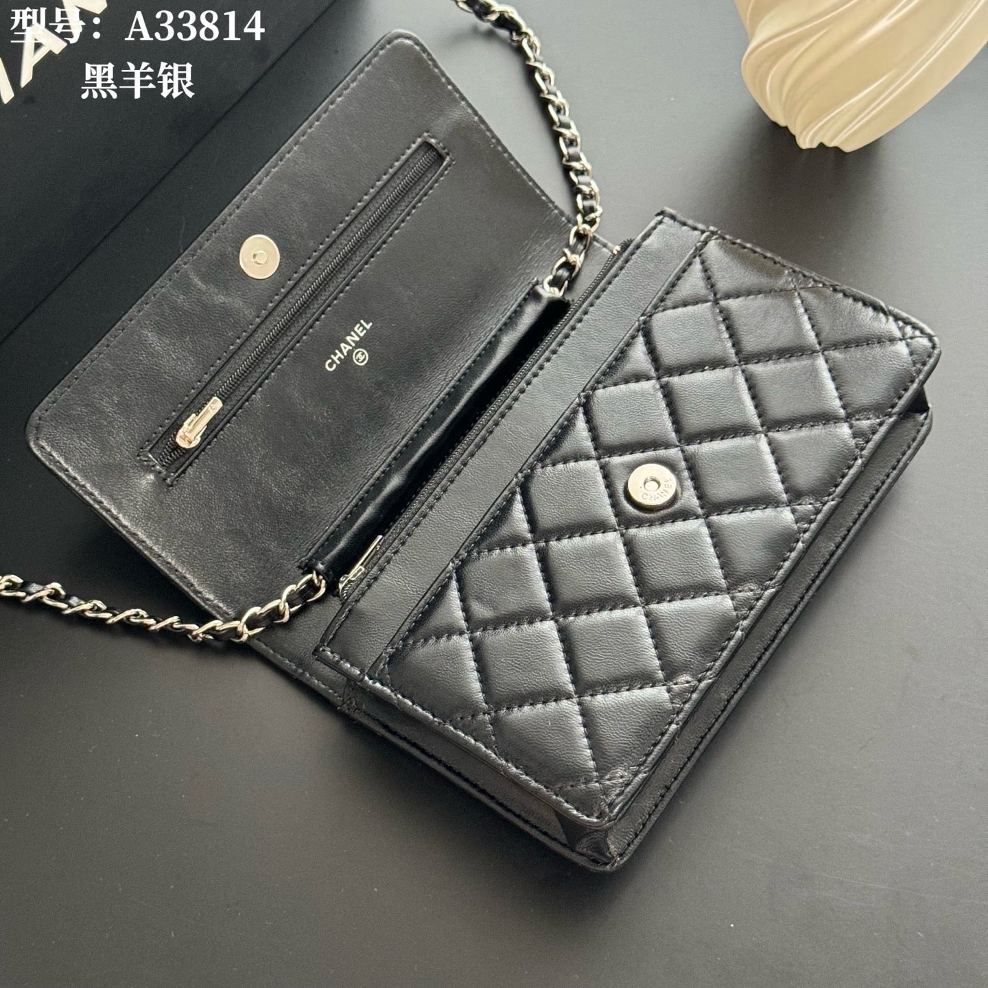 B1X66C17 Popular leather bag