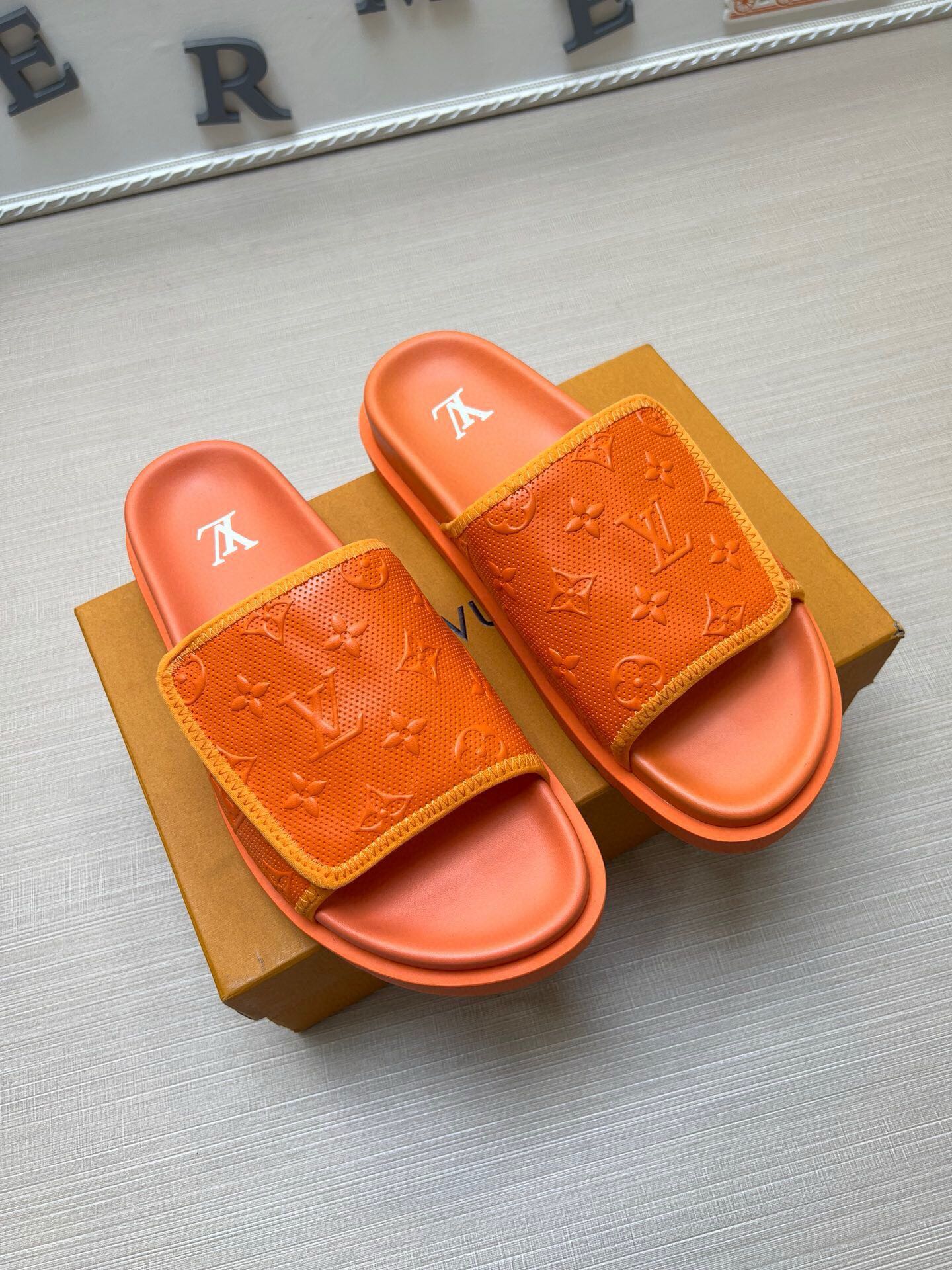 5WE253Z Popular Slippers