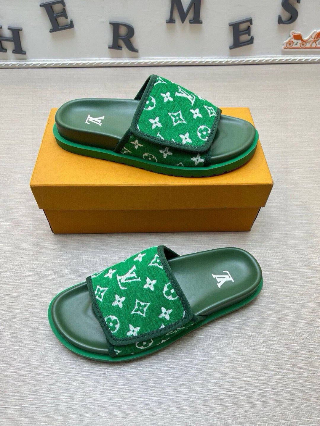 5QE4Z Popular Slippers