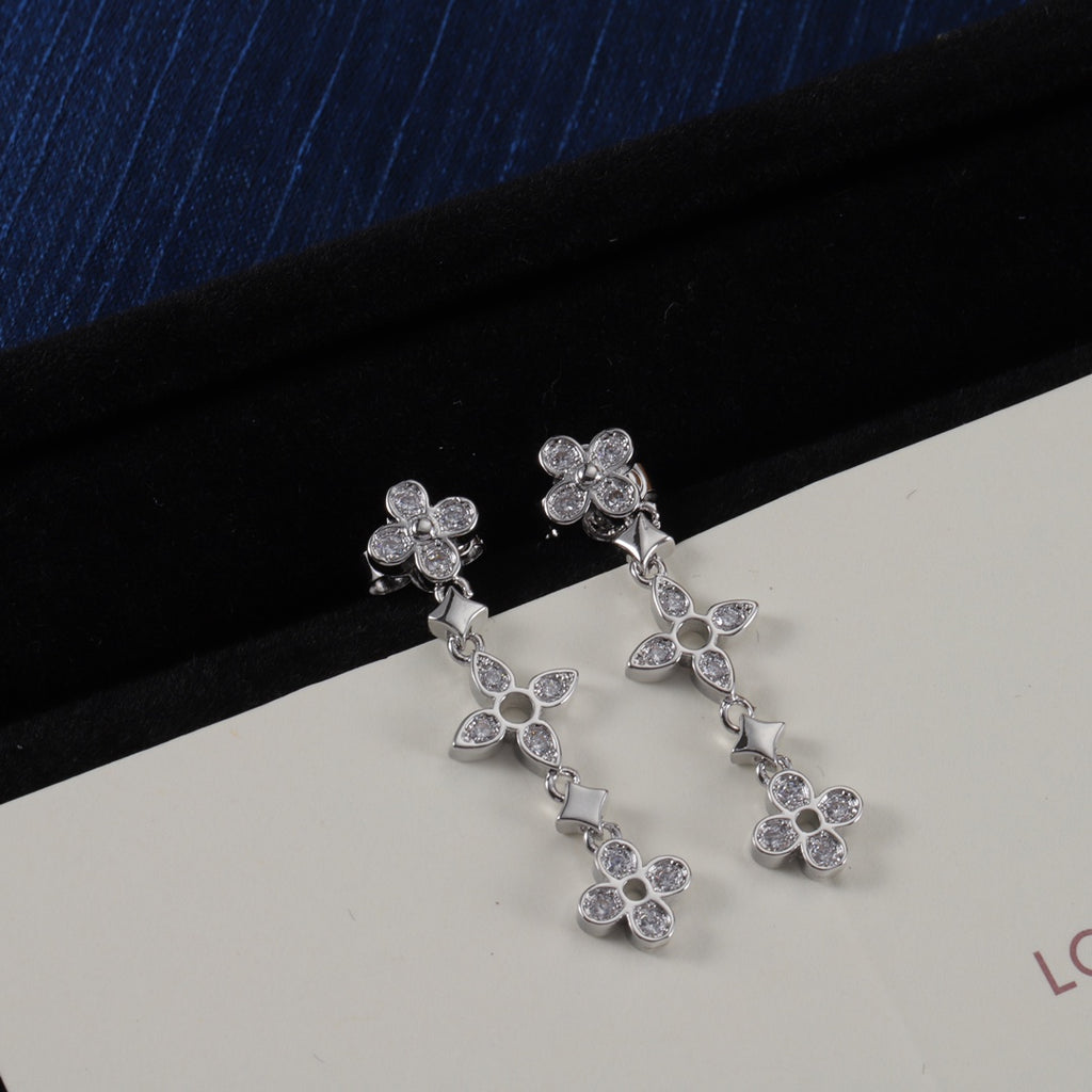 14E1099E Popular  Earrings