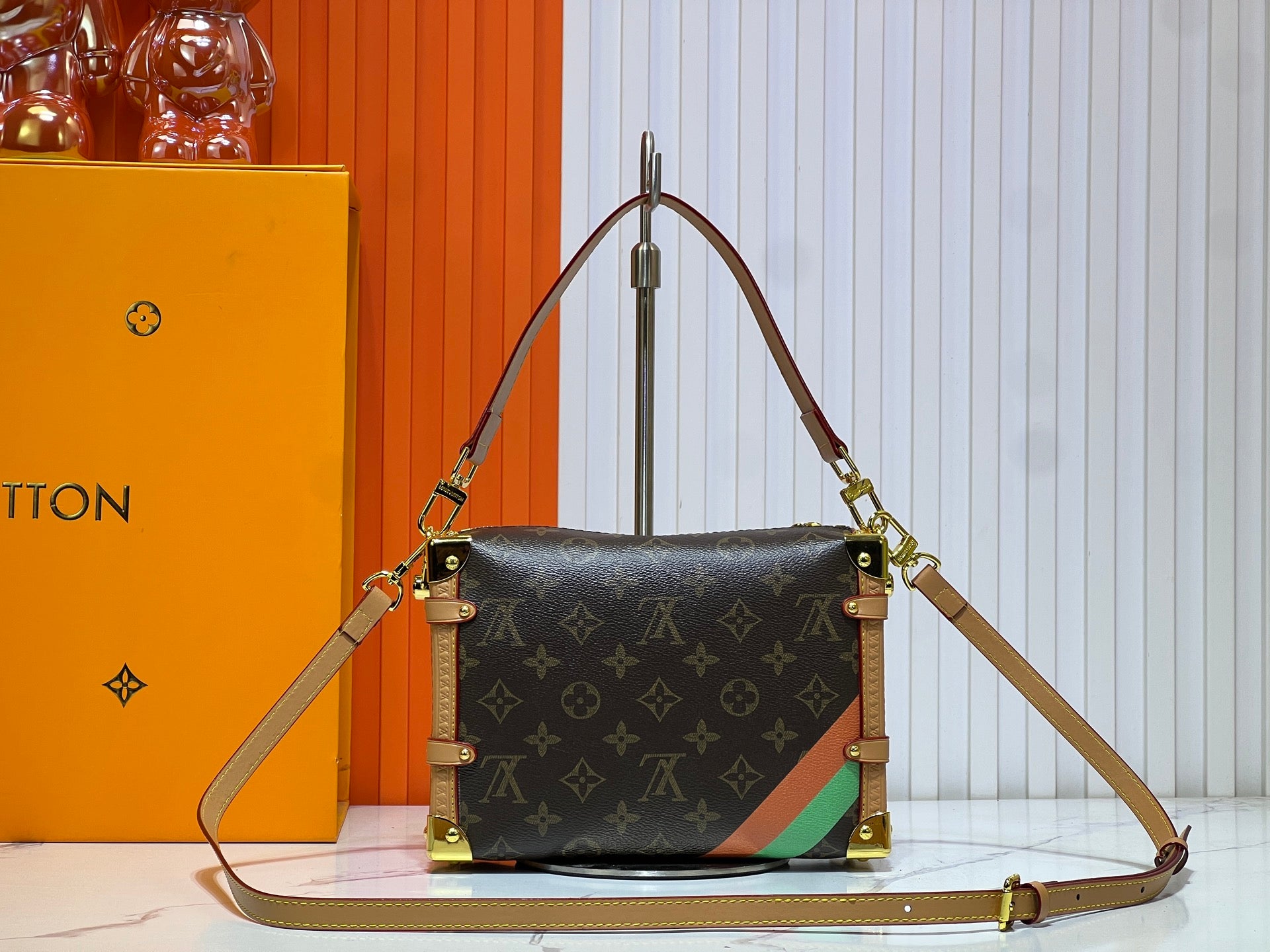 155NE19B Popular leather bag