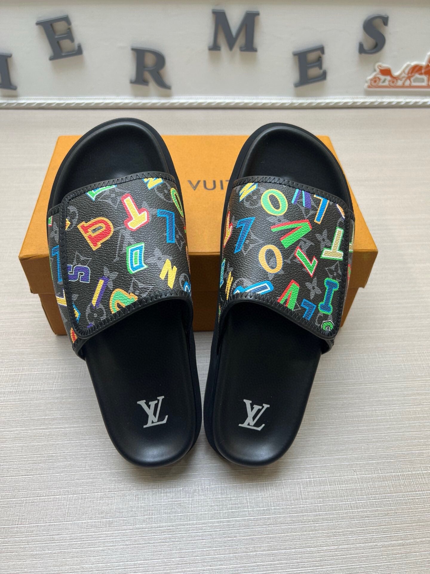 5WE247Z Popular Slippers