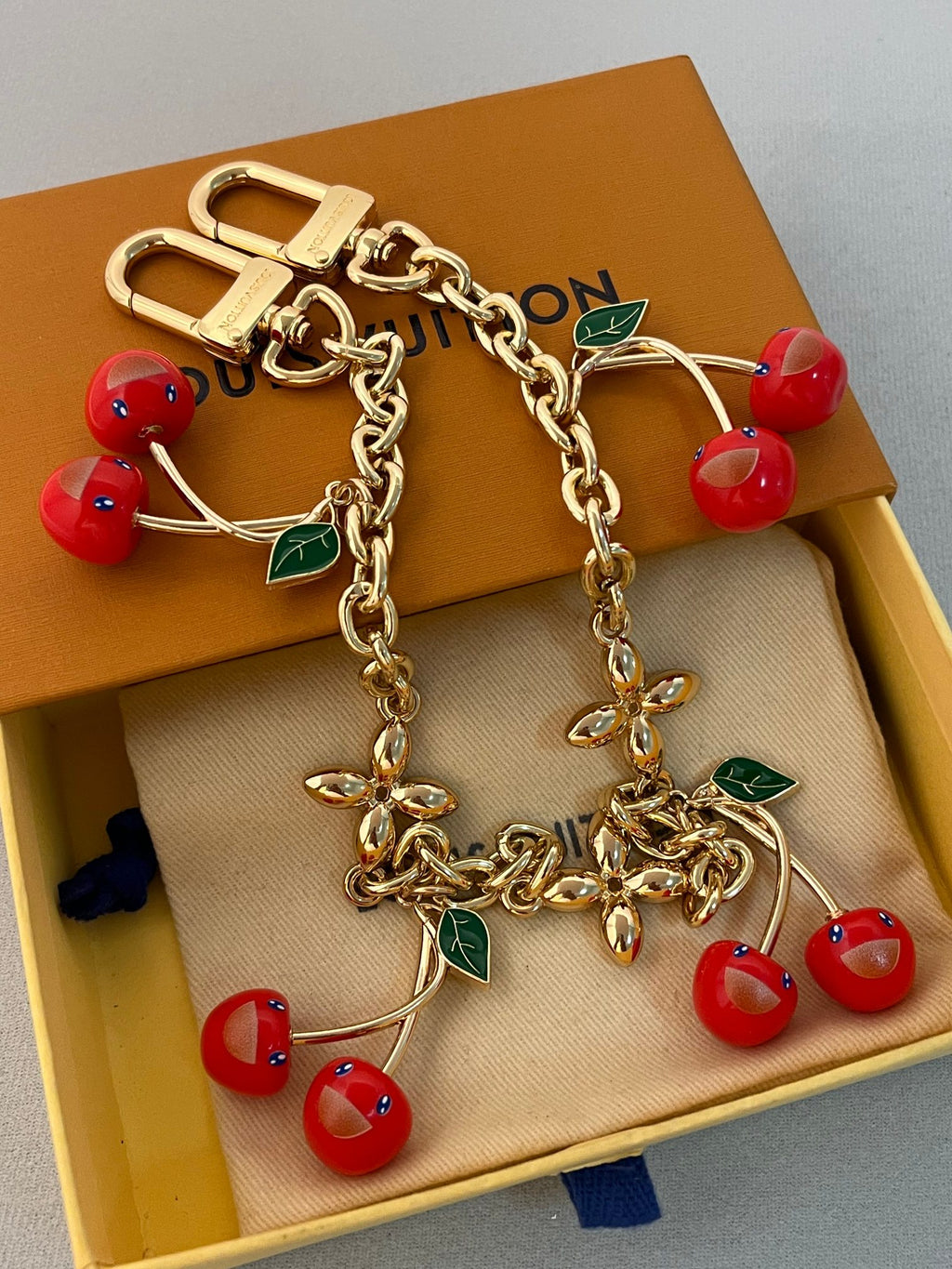 375NE3A  Popular Keychains