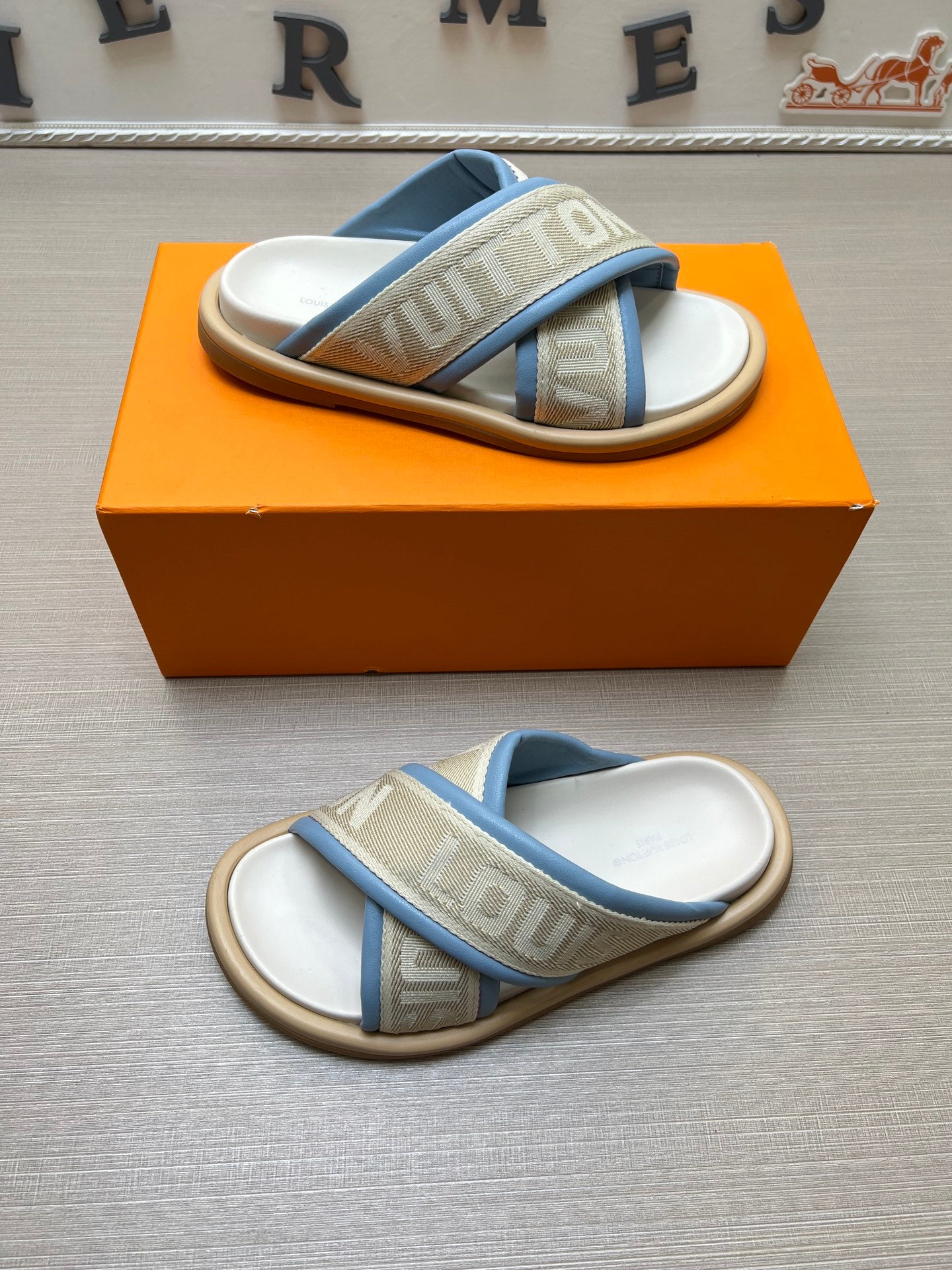 535ZE271Z Popular Slippers