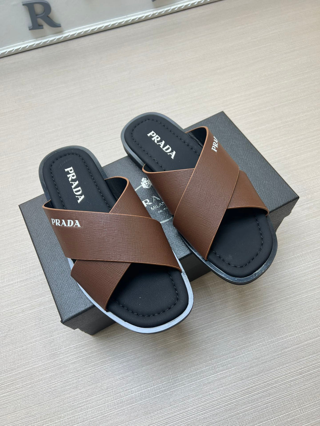54PD76Z Popular slippers