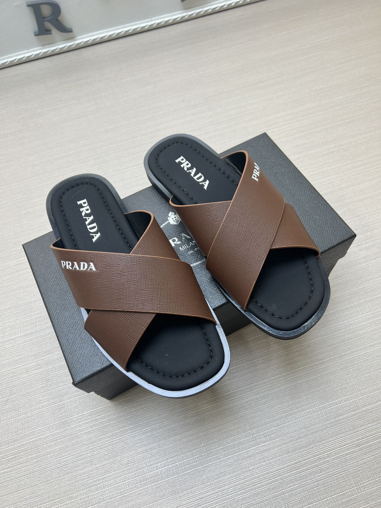 54PD76Z Popular slippers