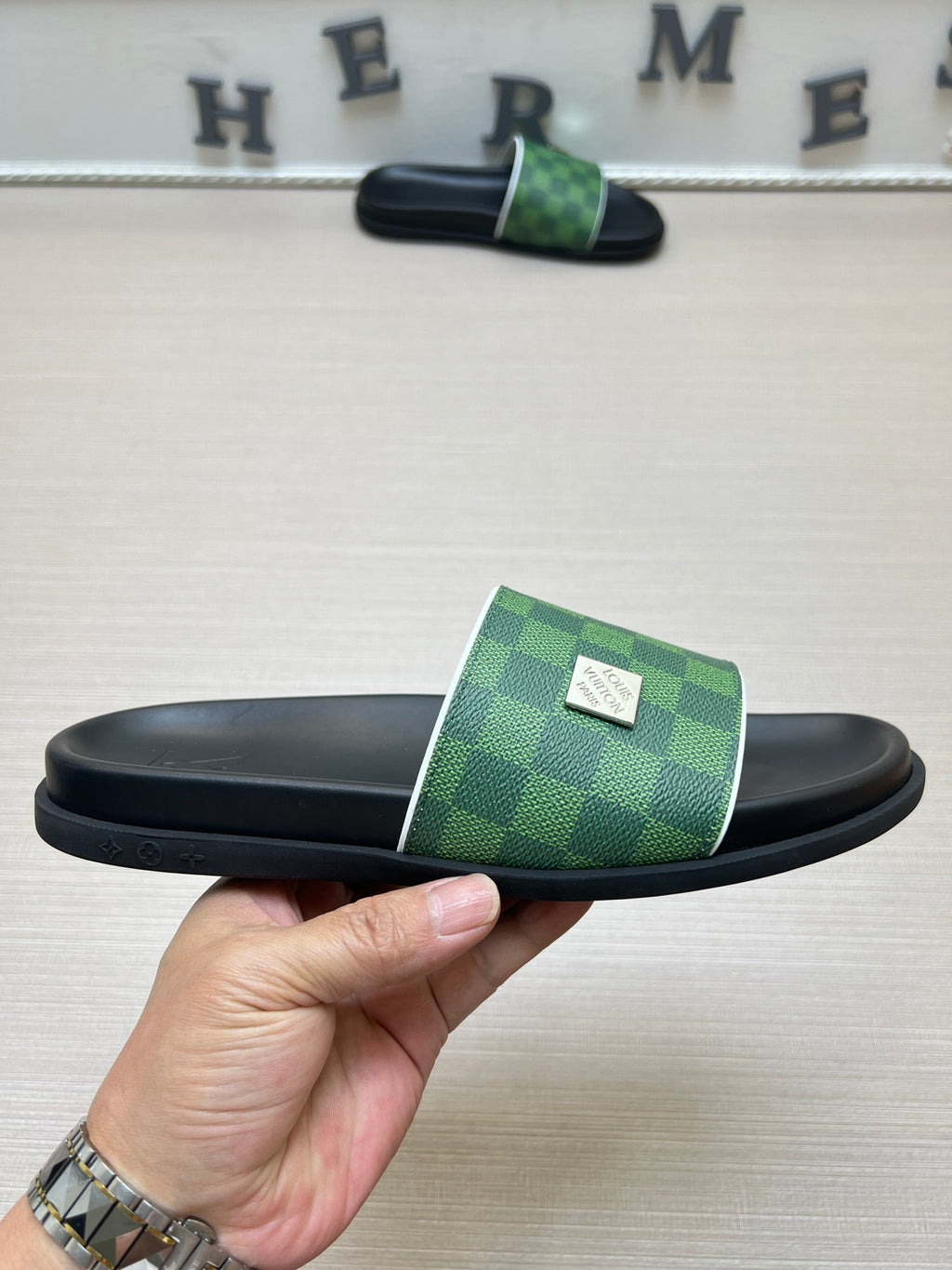 54E69Z Popular slippers
