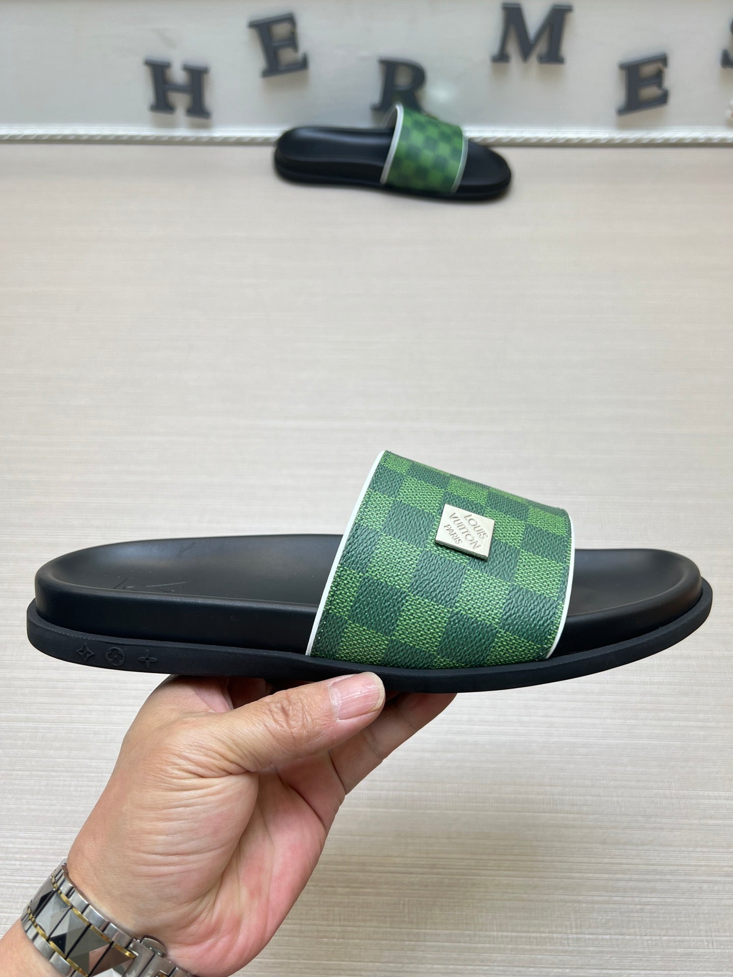 54E69Z Popular slippers