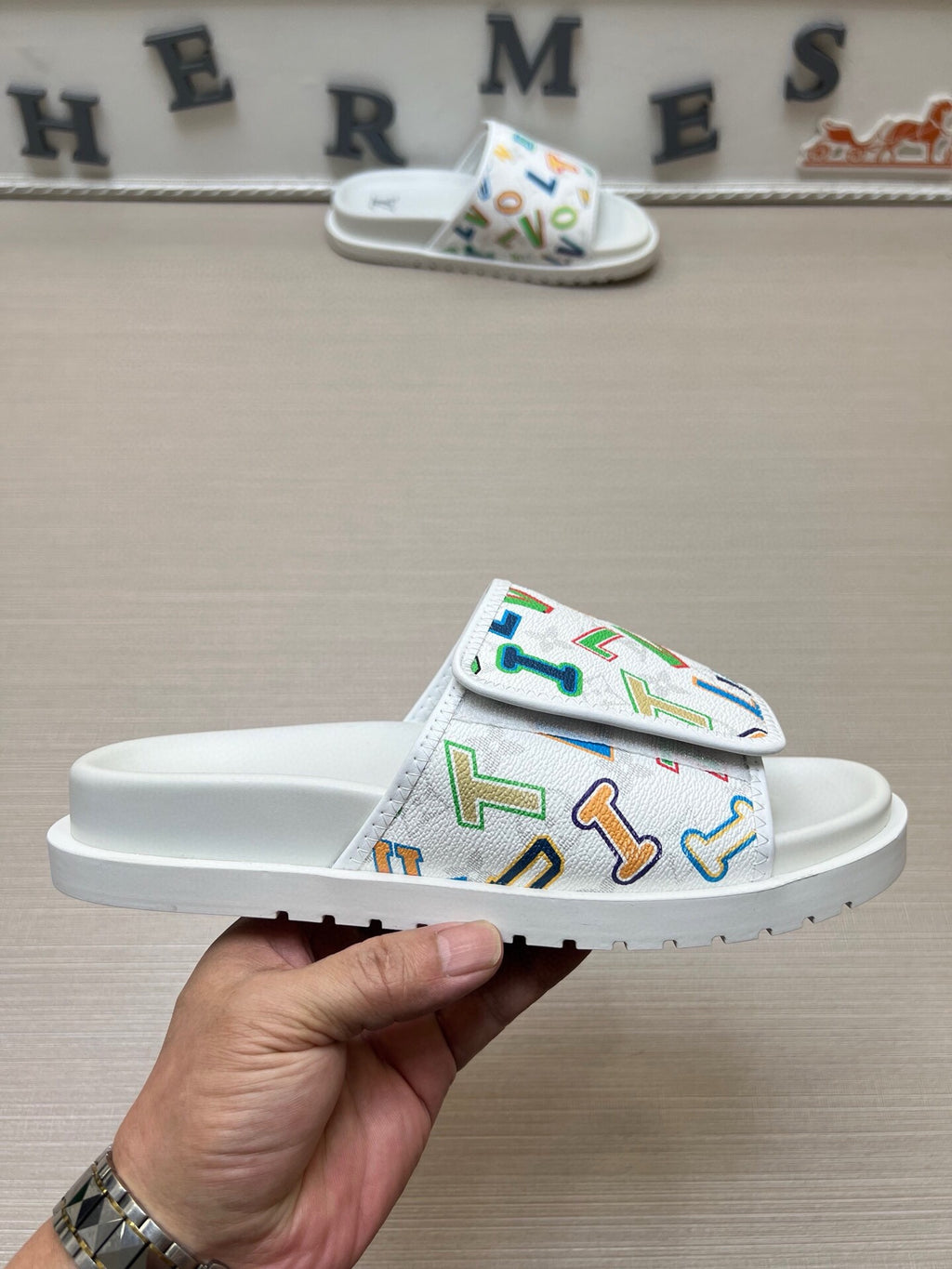 5WE247Z Popular Slippers
