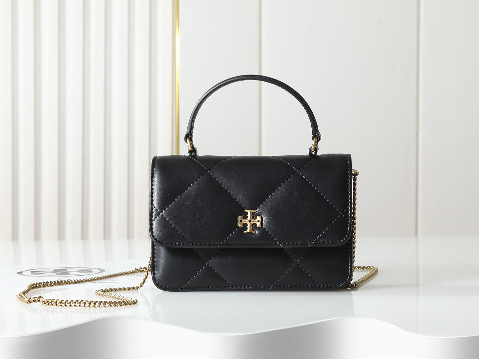 B1X56A26 Popular leather bag