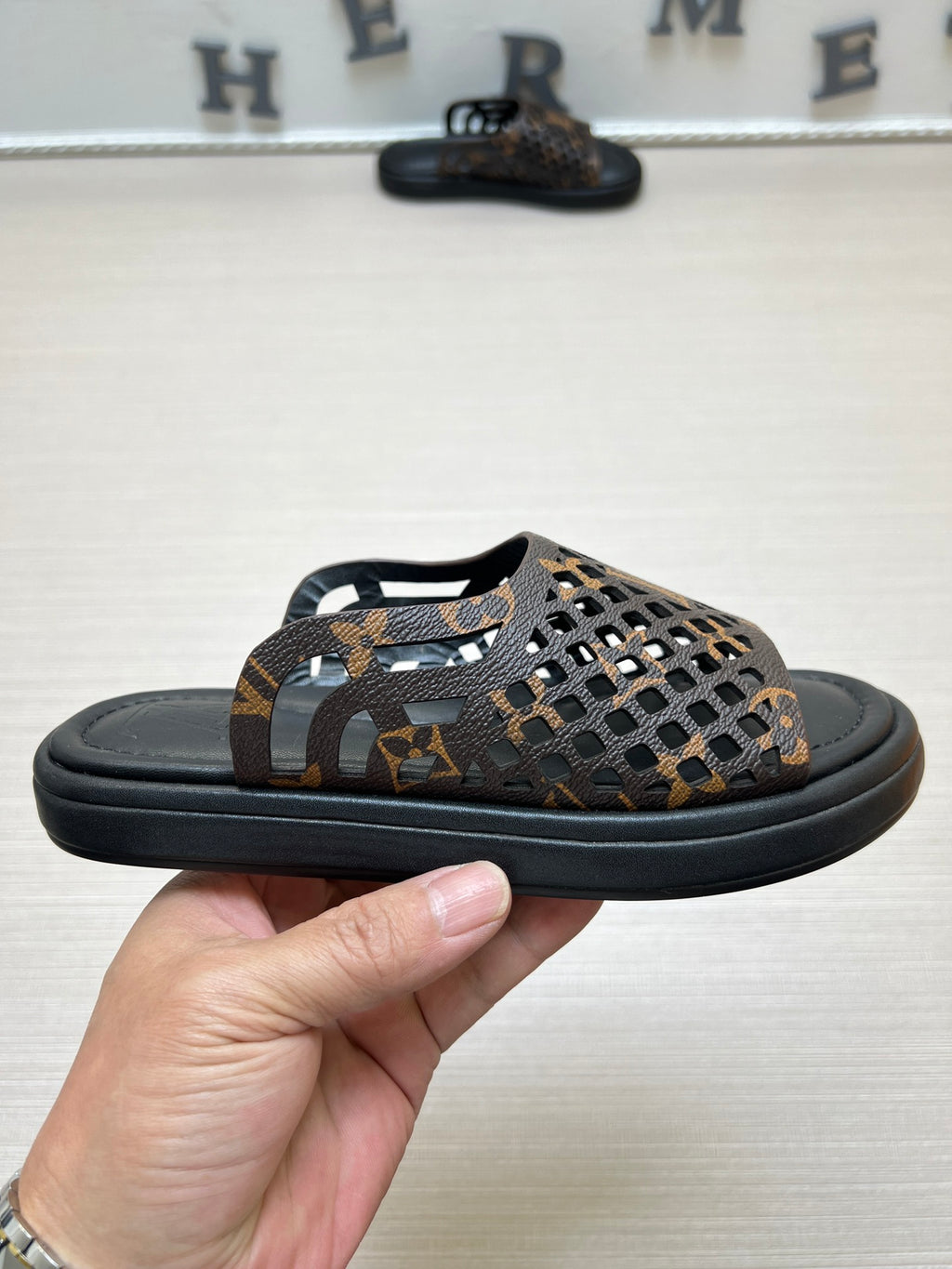 54E83Z Popular slippers