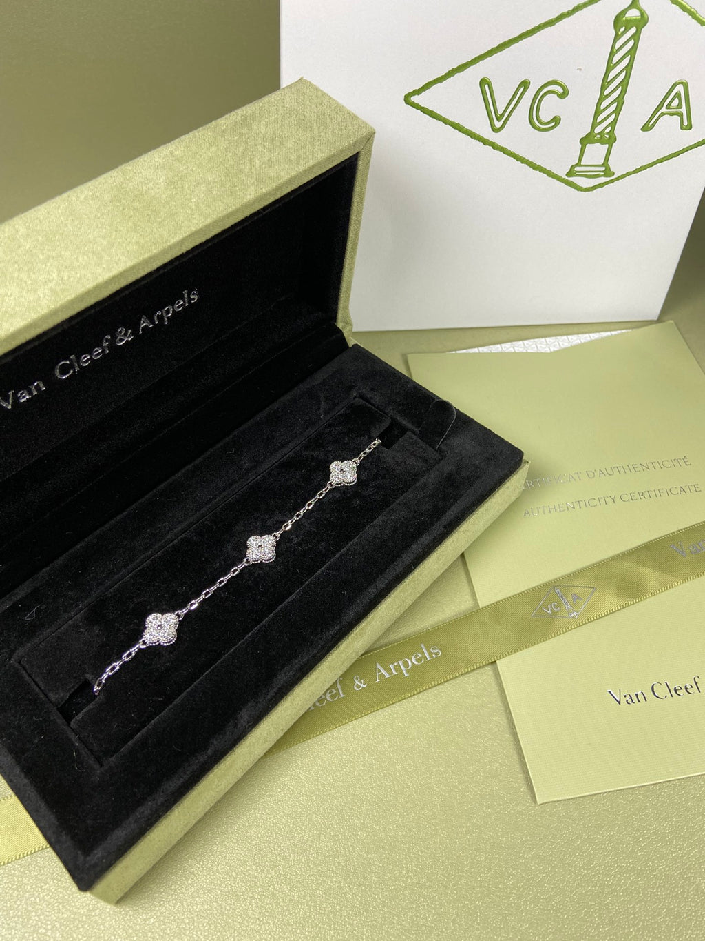 5XVA183K  Popular bracelets 6 flowers mini size 0.9cm flower