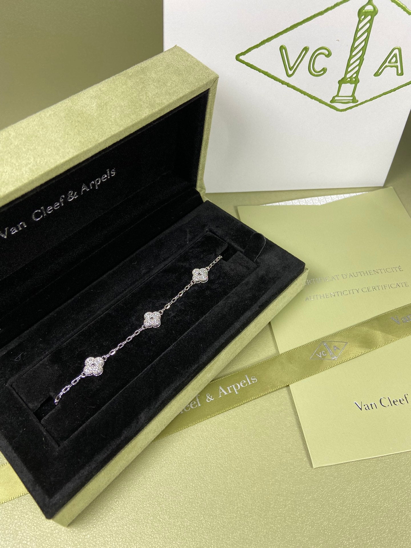 5XVA183K  Popular bracelets 6 flowers mini size 0.9cm flower