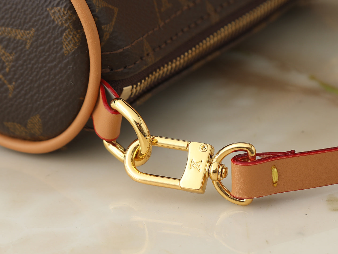 156NE21B Popular leather bag