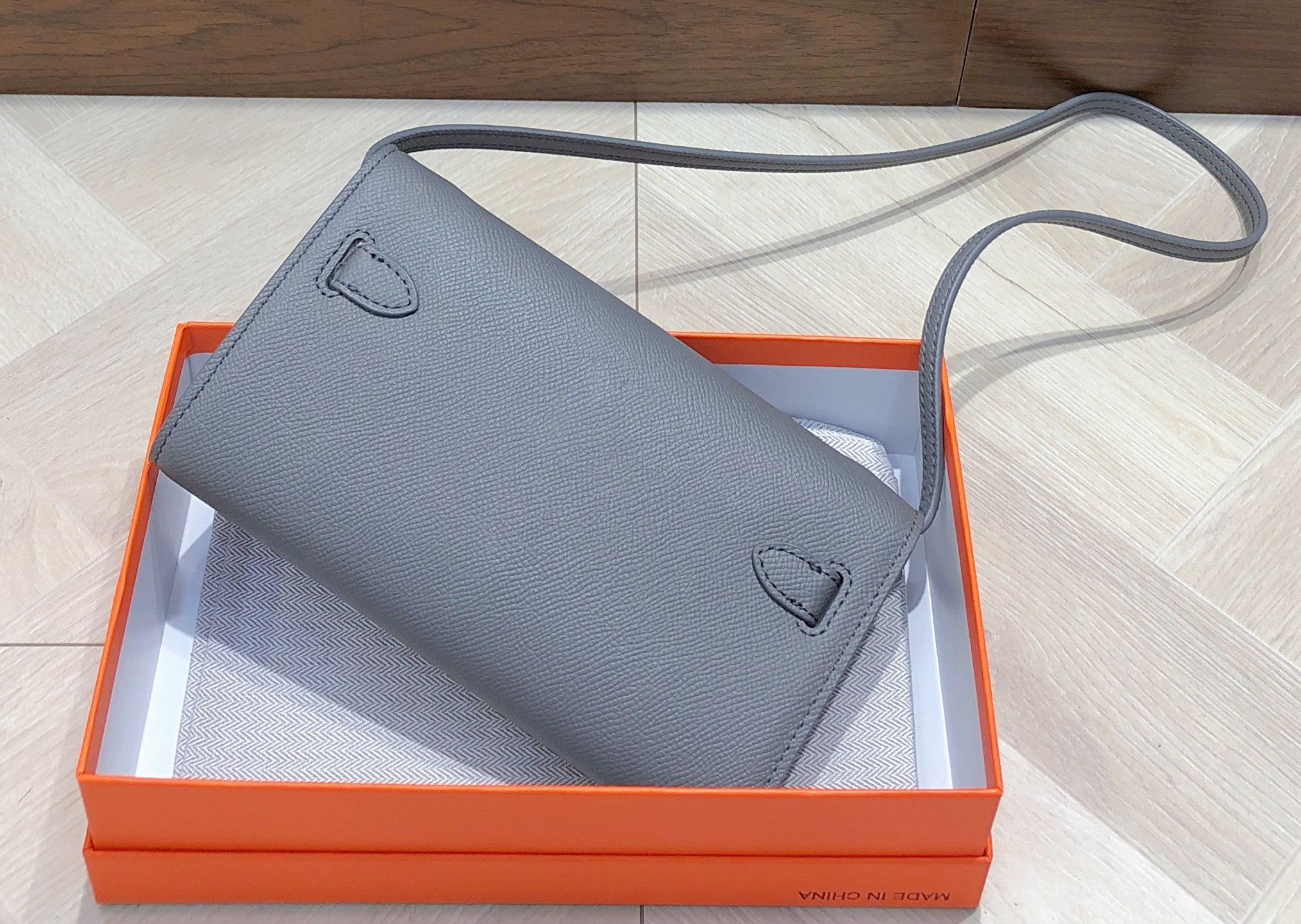 B1X66H11 Popular high-quality leather bag