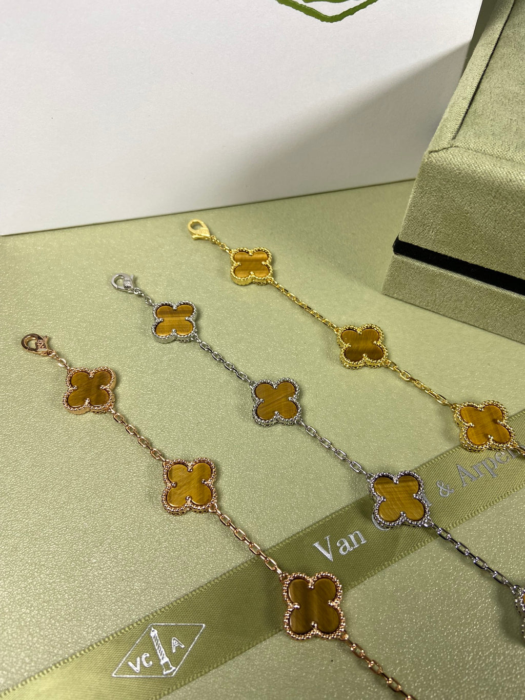 5XVA183K  Popular bracelets 6 flowers mini size 0.9cm flower