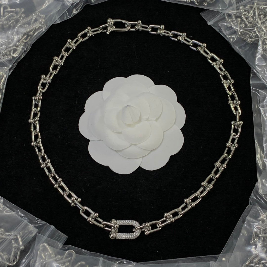 8XT31X  Popular    Earring Bracelets Necklaces