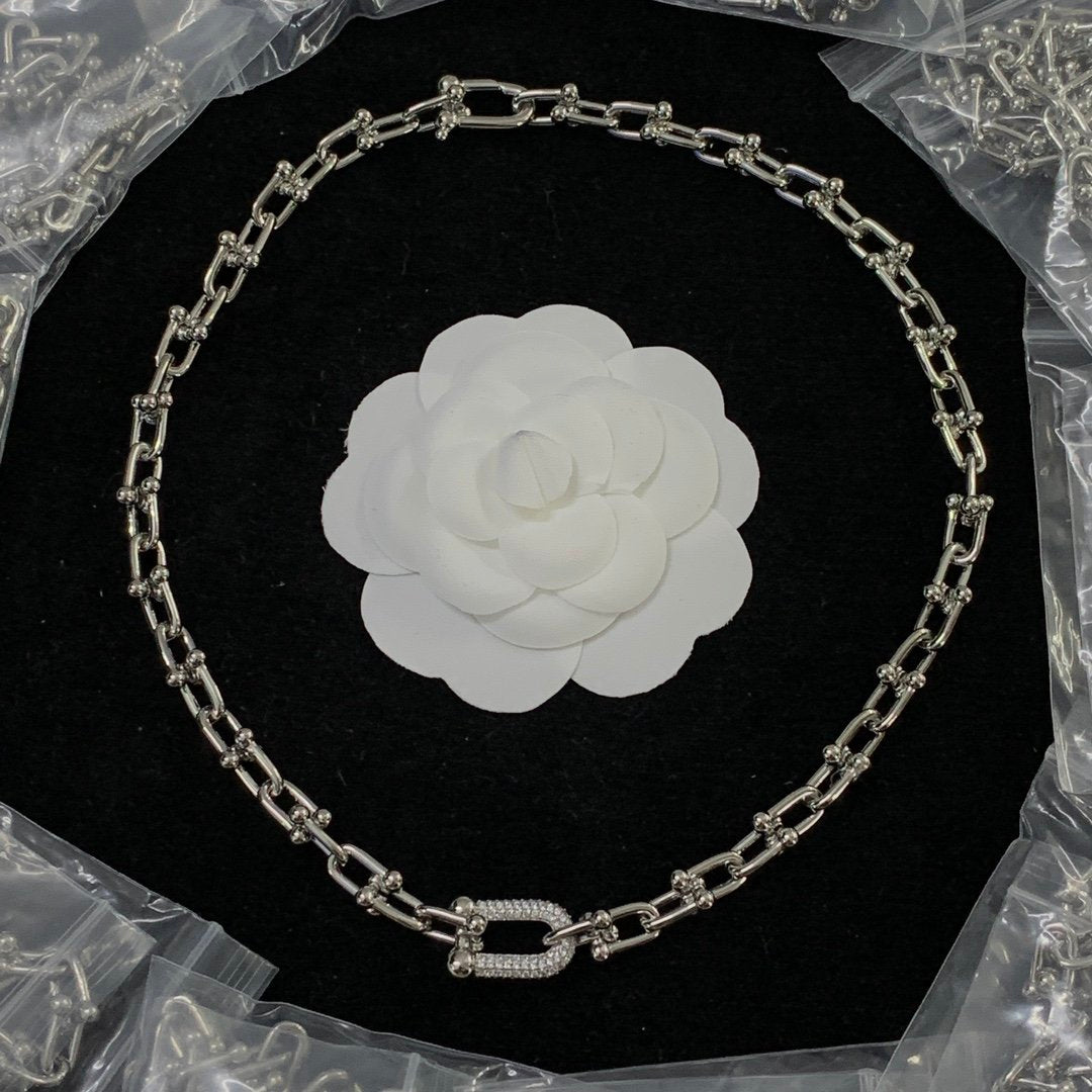 8XT31X  Popular    Earring Bracelets Necklaces