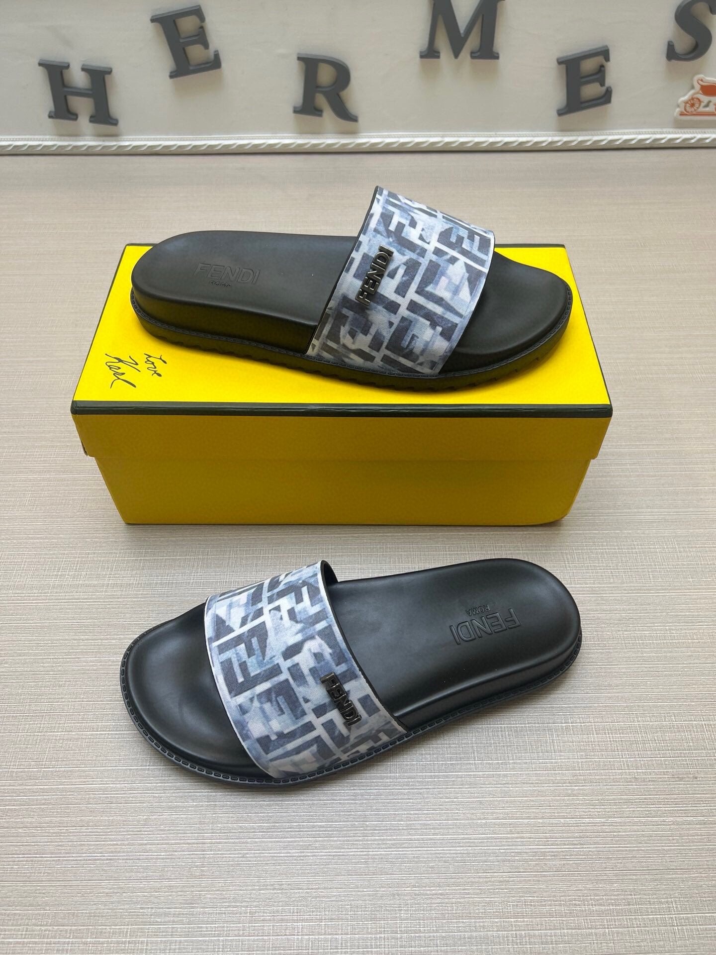 54F15Z Popular slippers