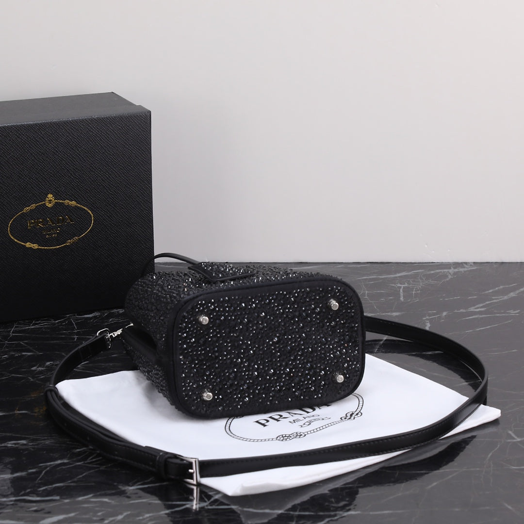 2XPD265B Popular    leather bag 