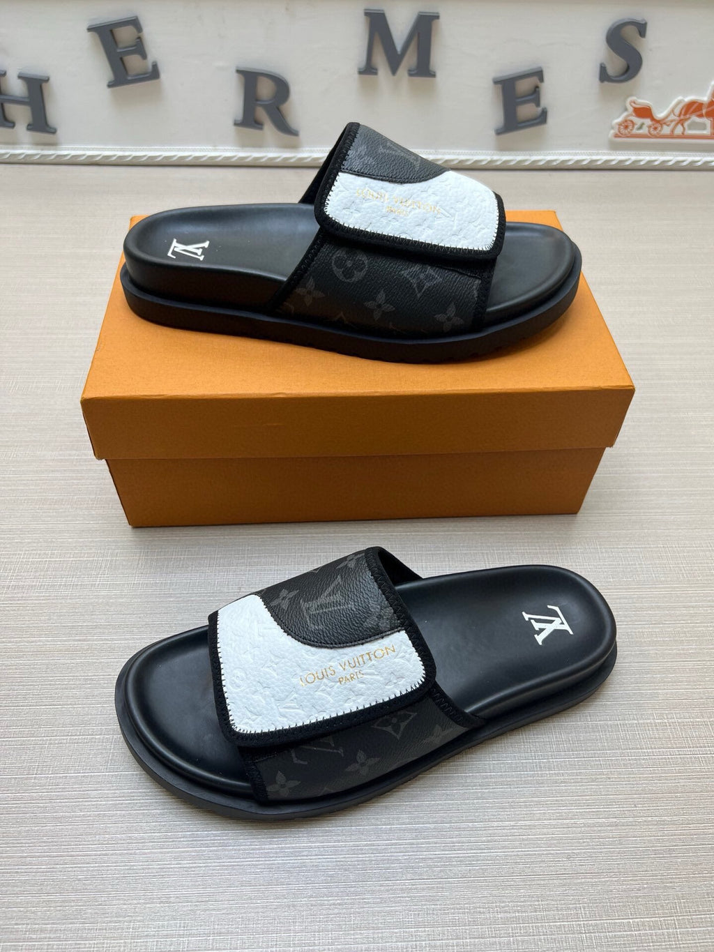 5WE250Z Popular Slippers