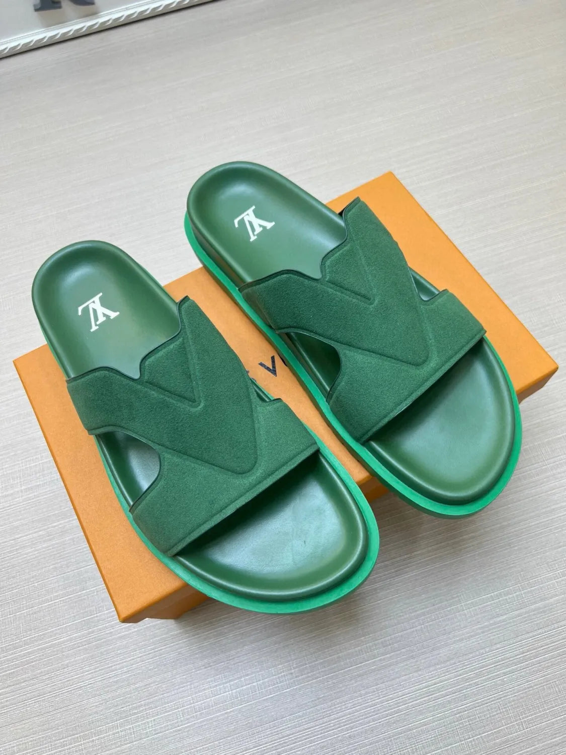 5LE229Z Popular Slippers