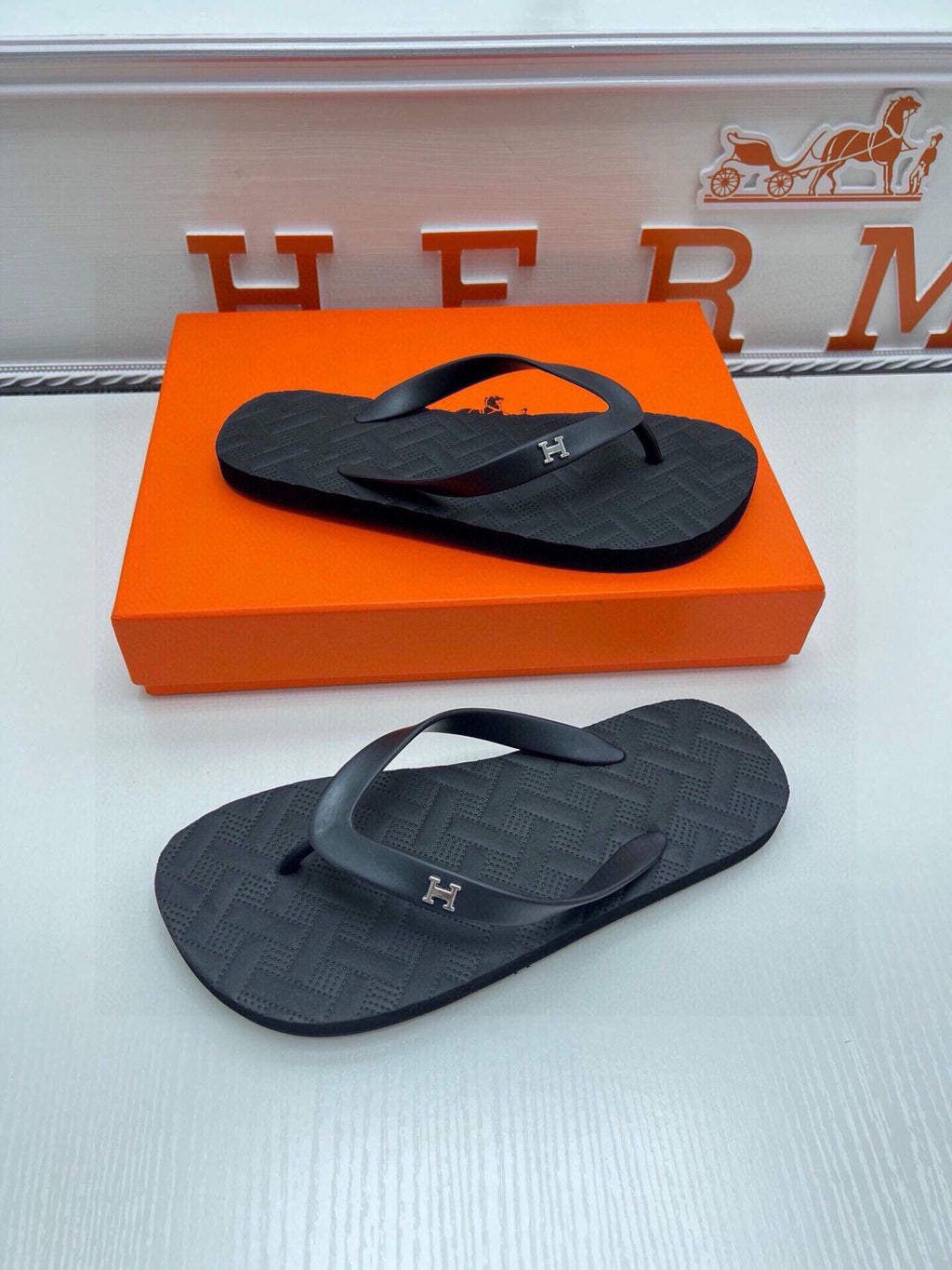 535ZH296Z Popular Slippers