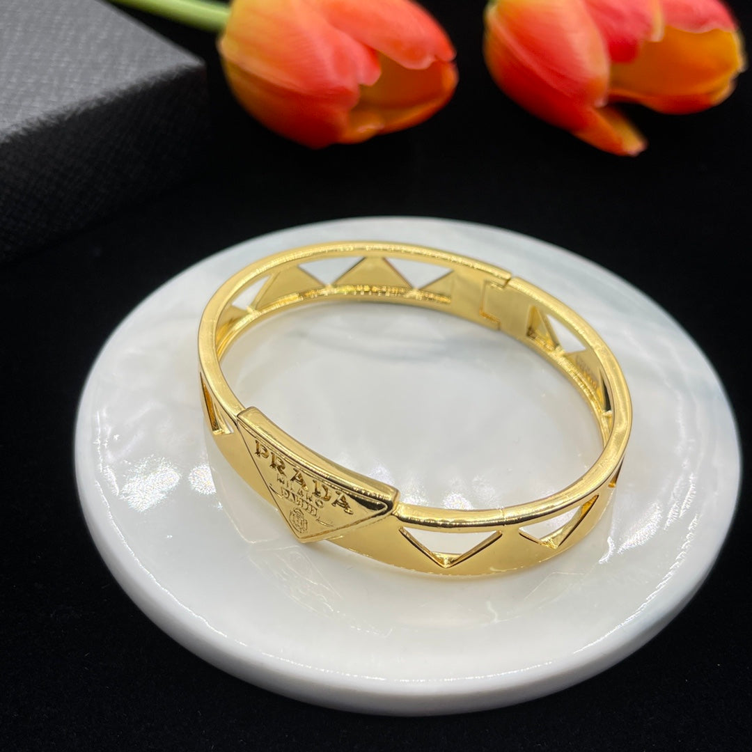 1YPD72K  Popular Bracelets