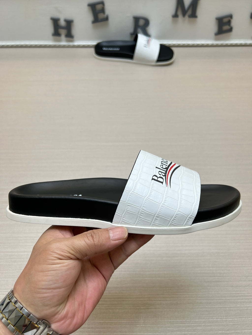54J99Z Popular slippers