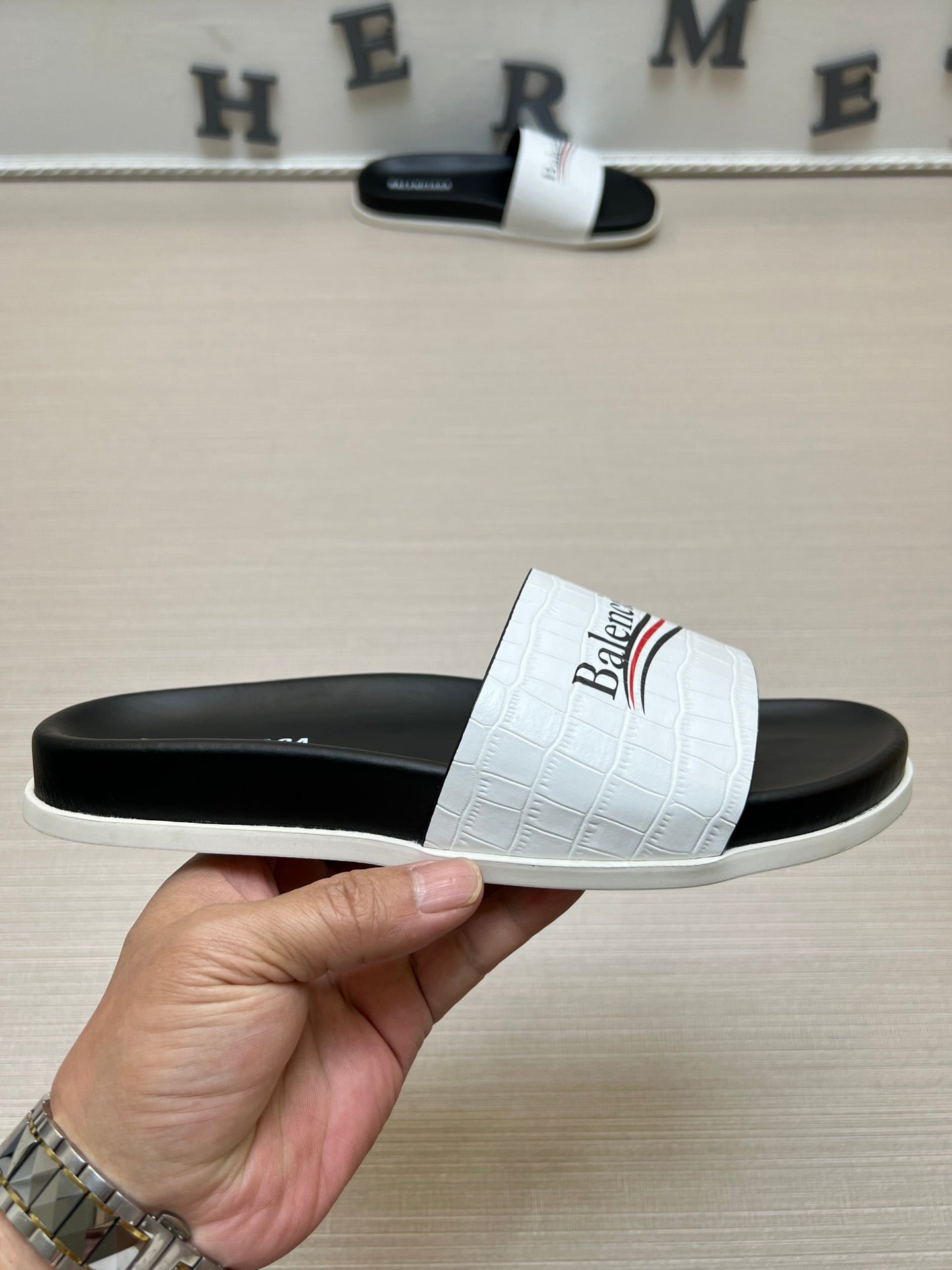 54J99Z Popular slippers