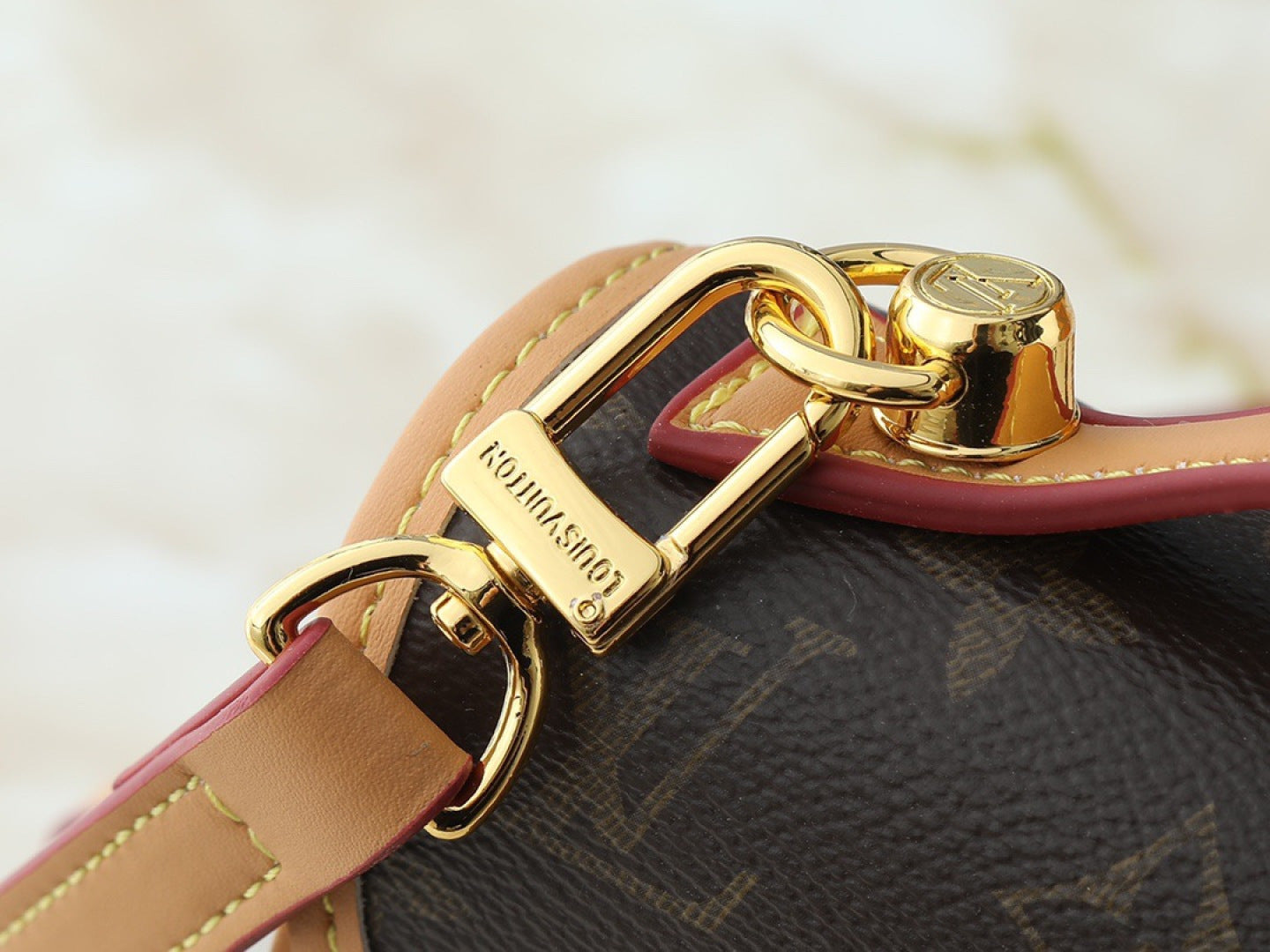 136PE76B Popular leather bag