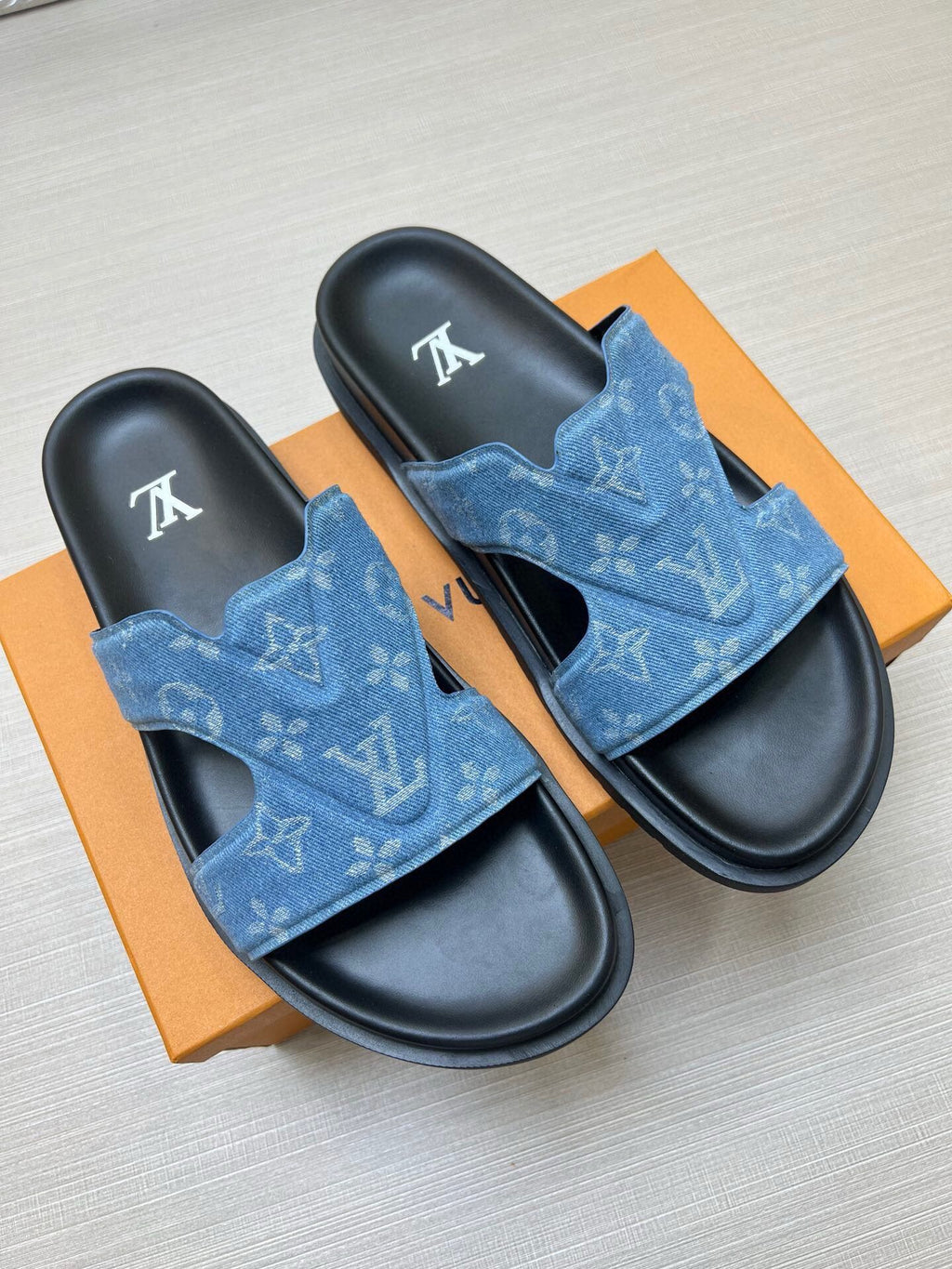 5LE226Z Popular Slippers