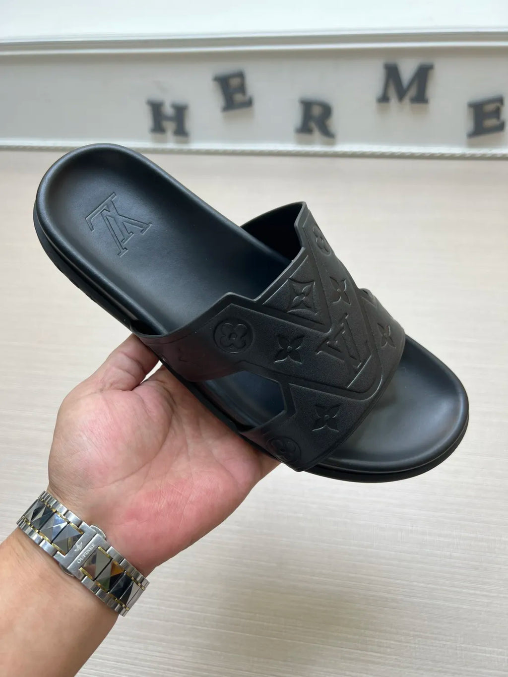 54E66Z Popular slippers