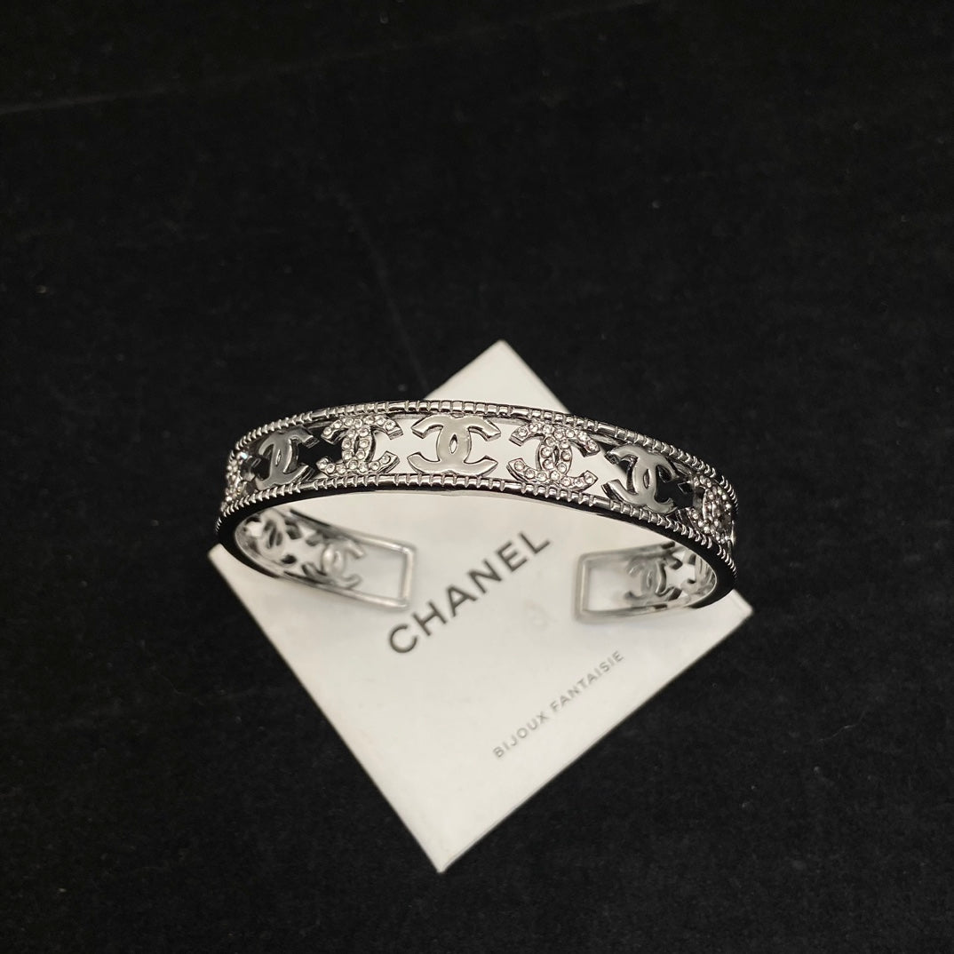 15QC101K  Popular Bracelets
