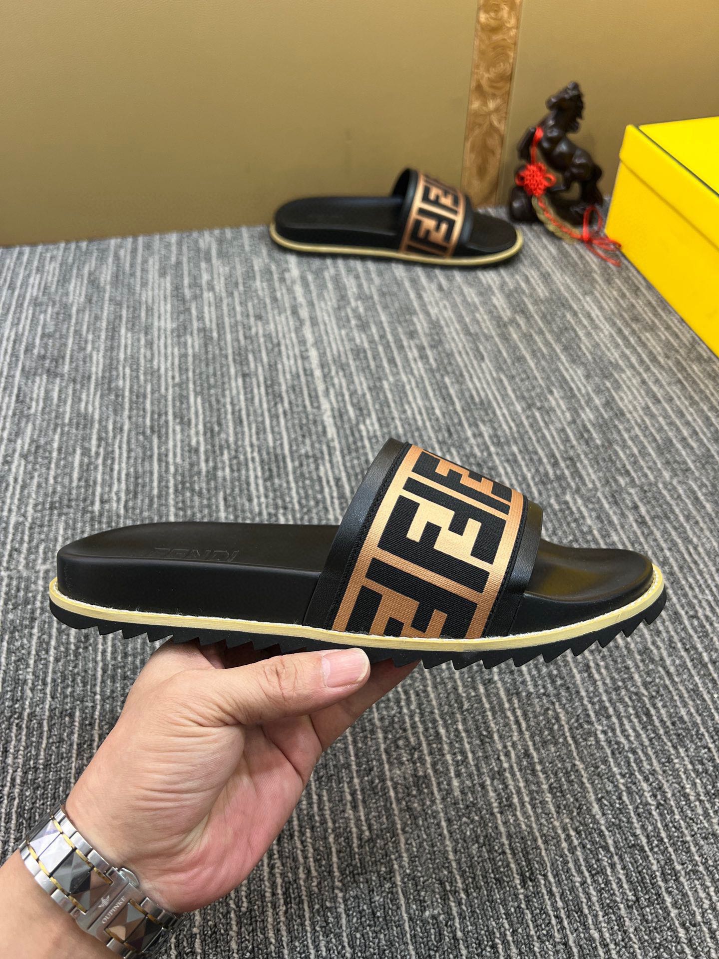 5XF103Z Popular Slippers
