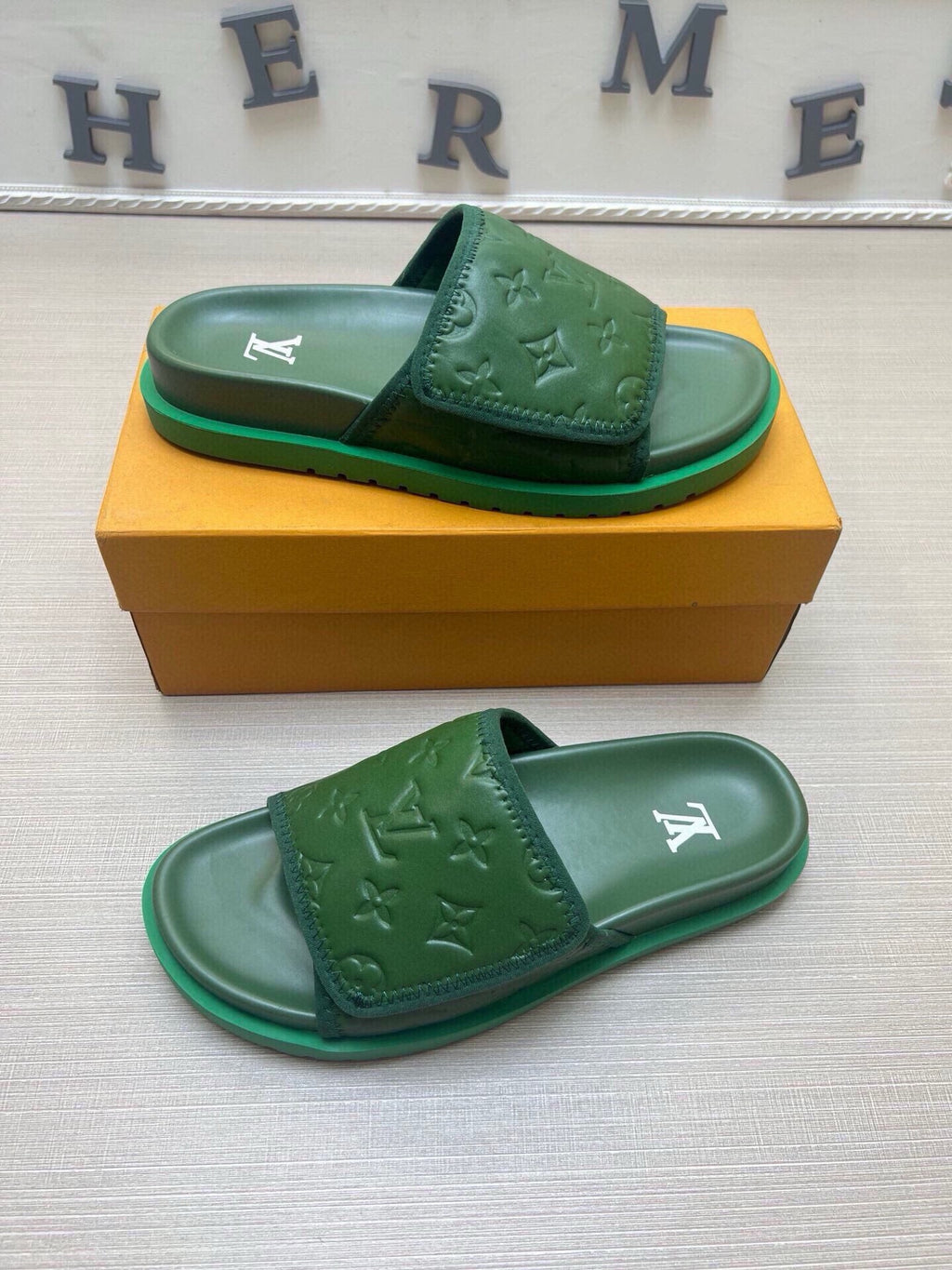 5LE210Z Popular Slippers