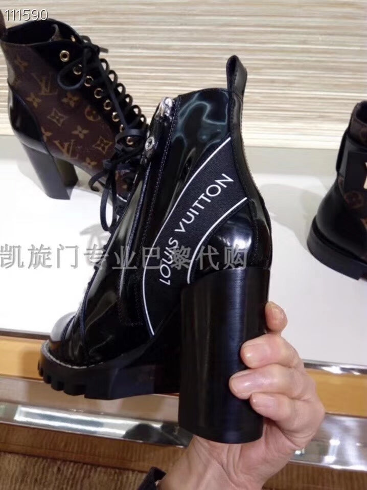 2E02Z Popular high quality Boots