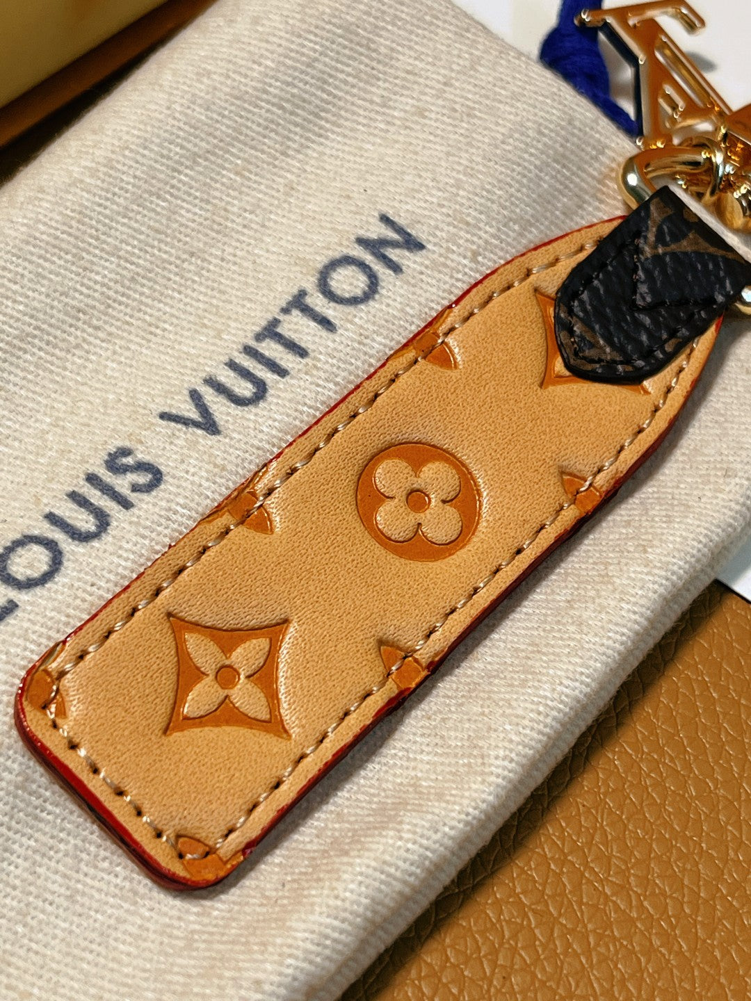 35QE8A Popular bag 's charms accessories