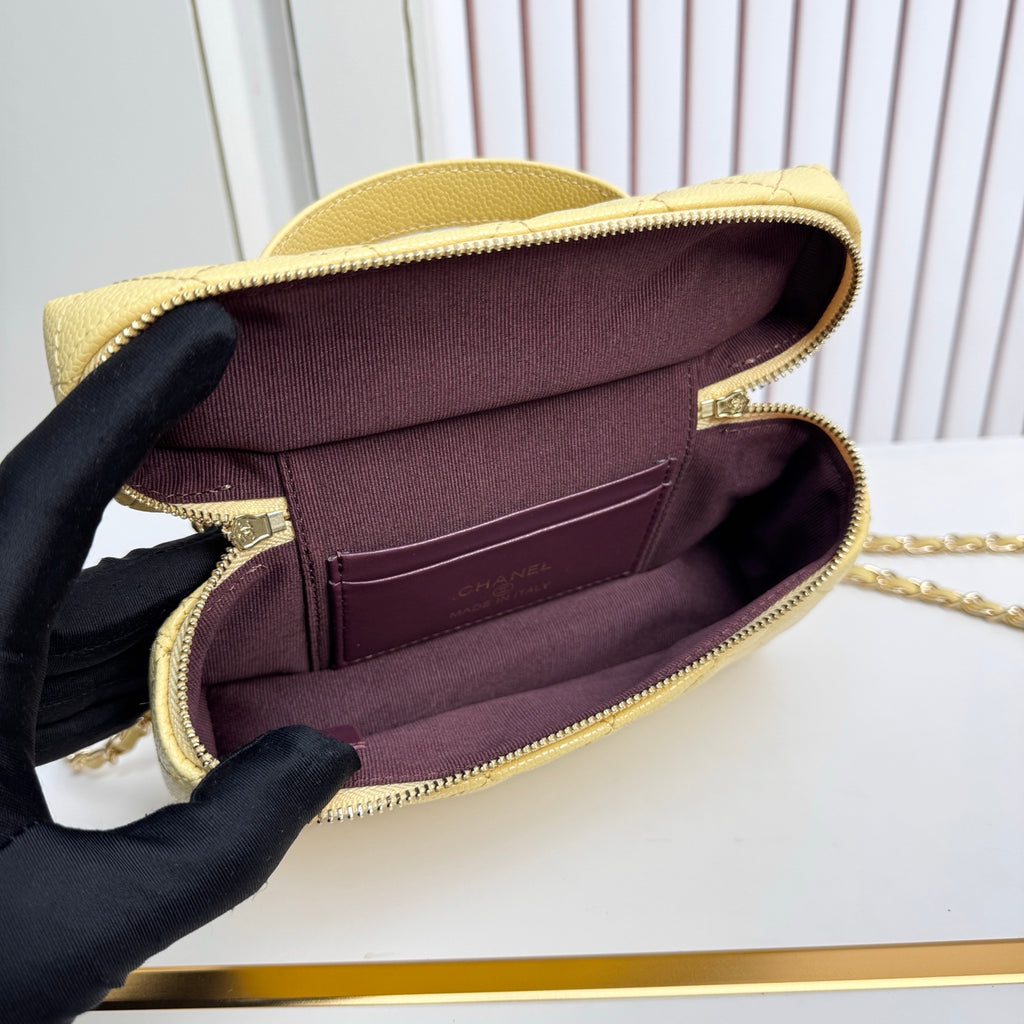 B1X66C19  Popular leather bag