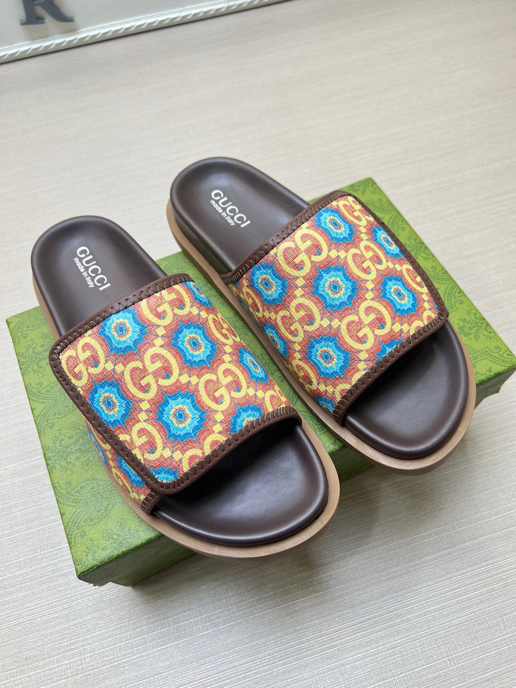 5WB240Z Popular Slippers