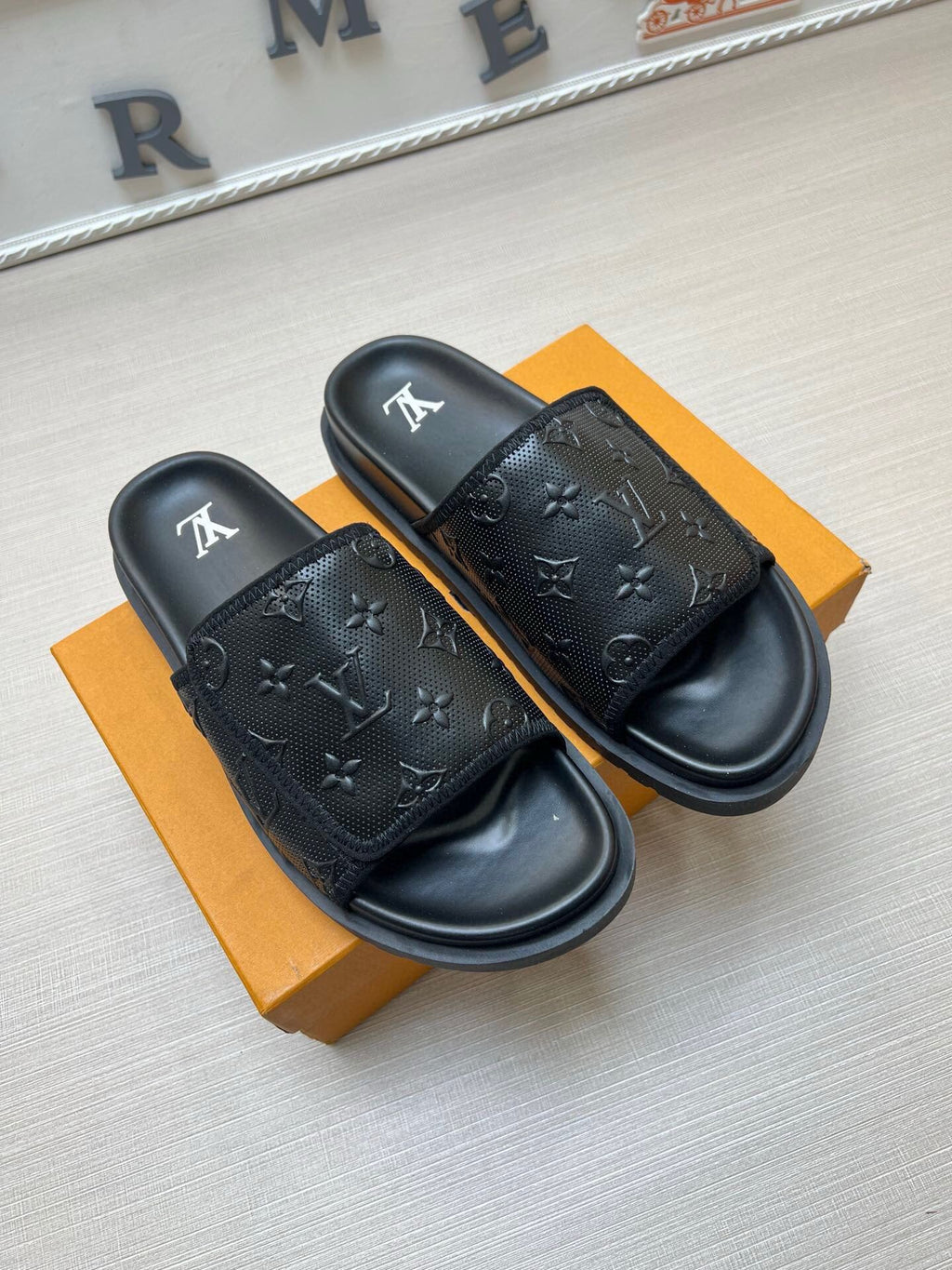 5WE253Z Popular Slippers