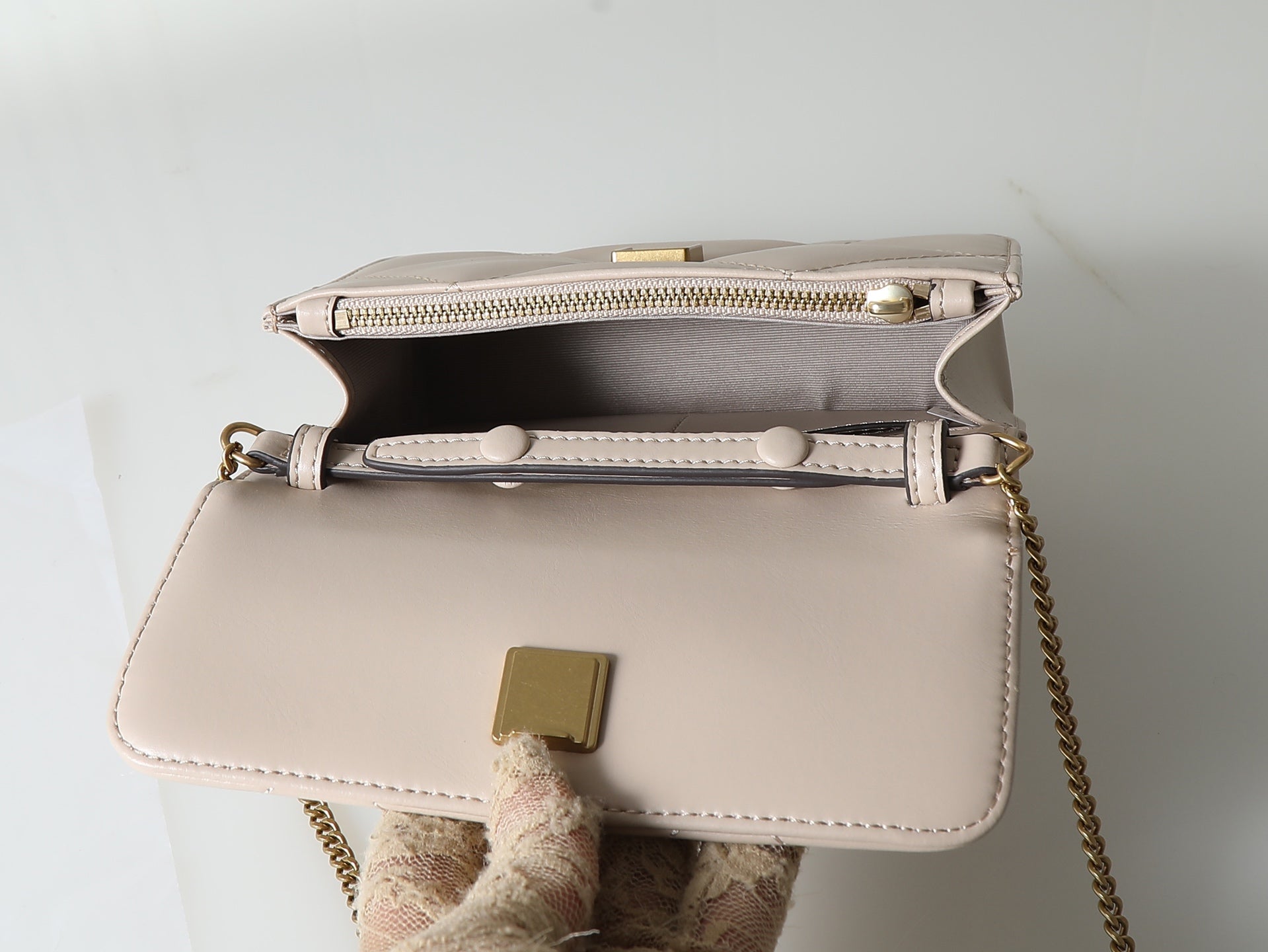 B1X56A26 Popular leather bag