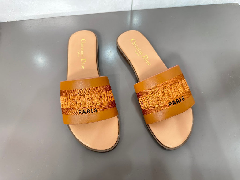 14D32Z Popular slippers