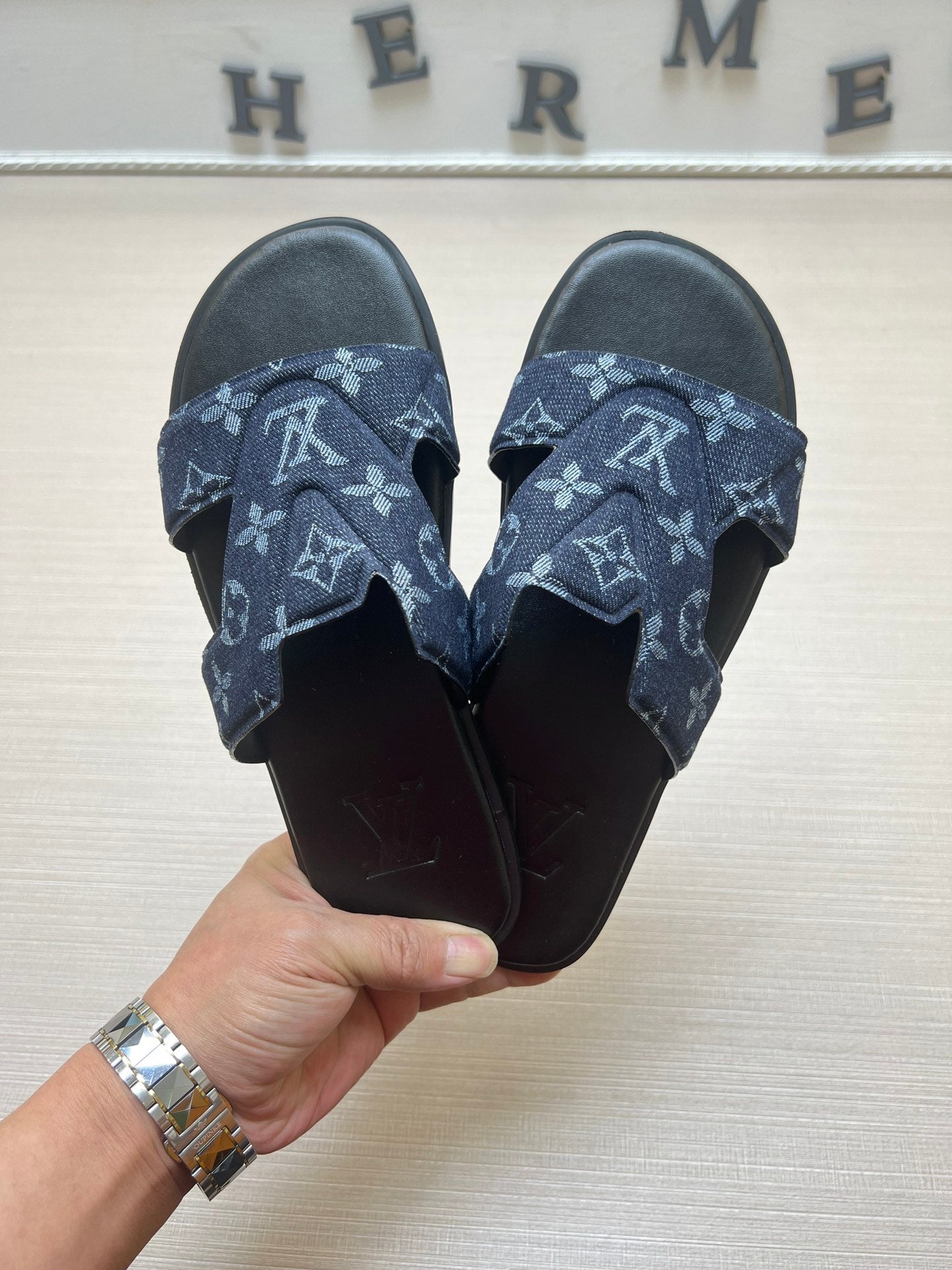 54E32Z Popular slippers