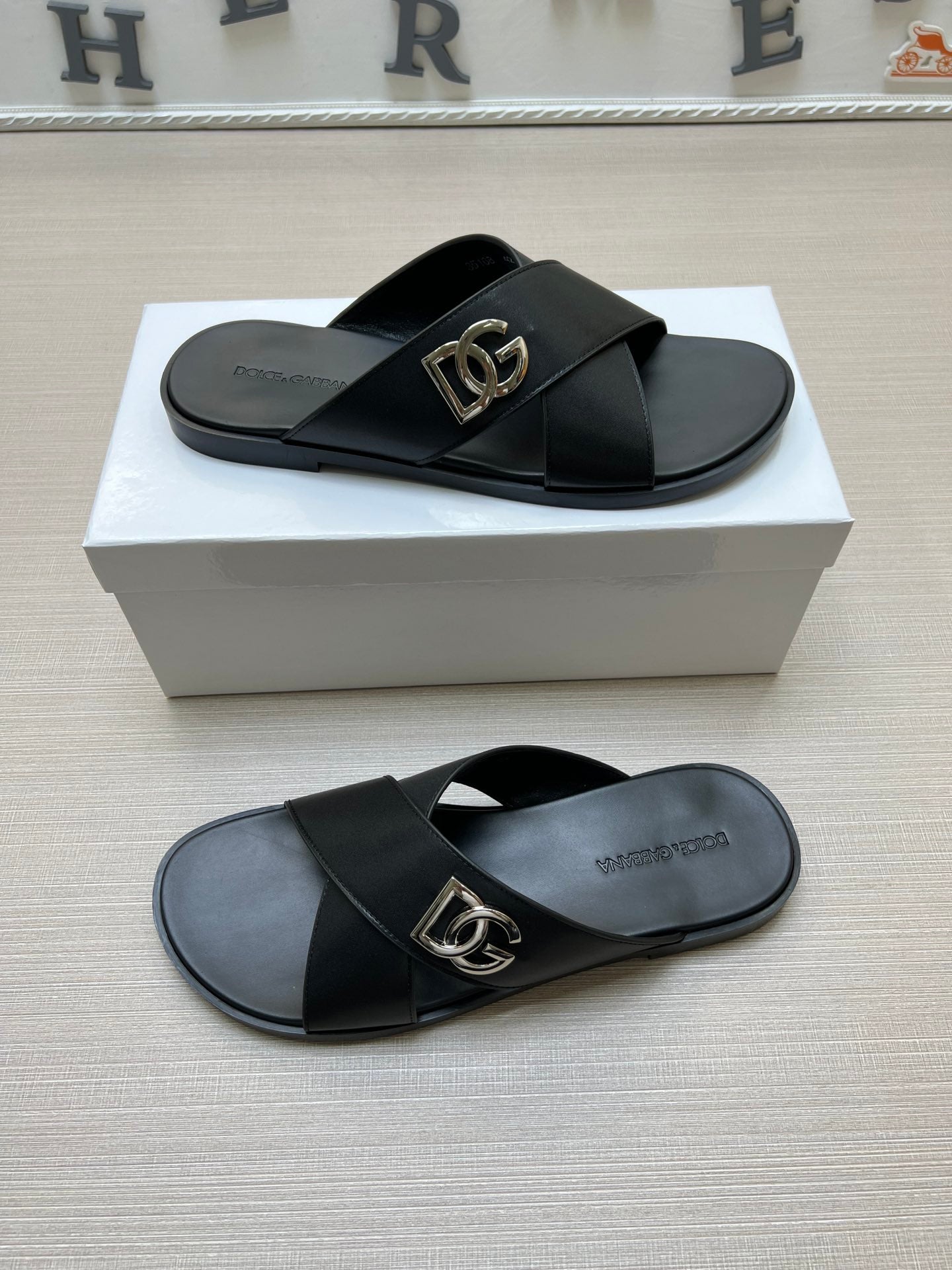 54A93Z Popular slippers