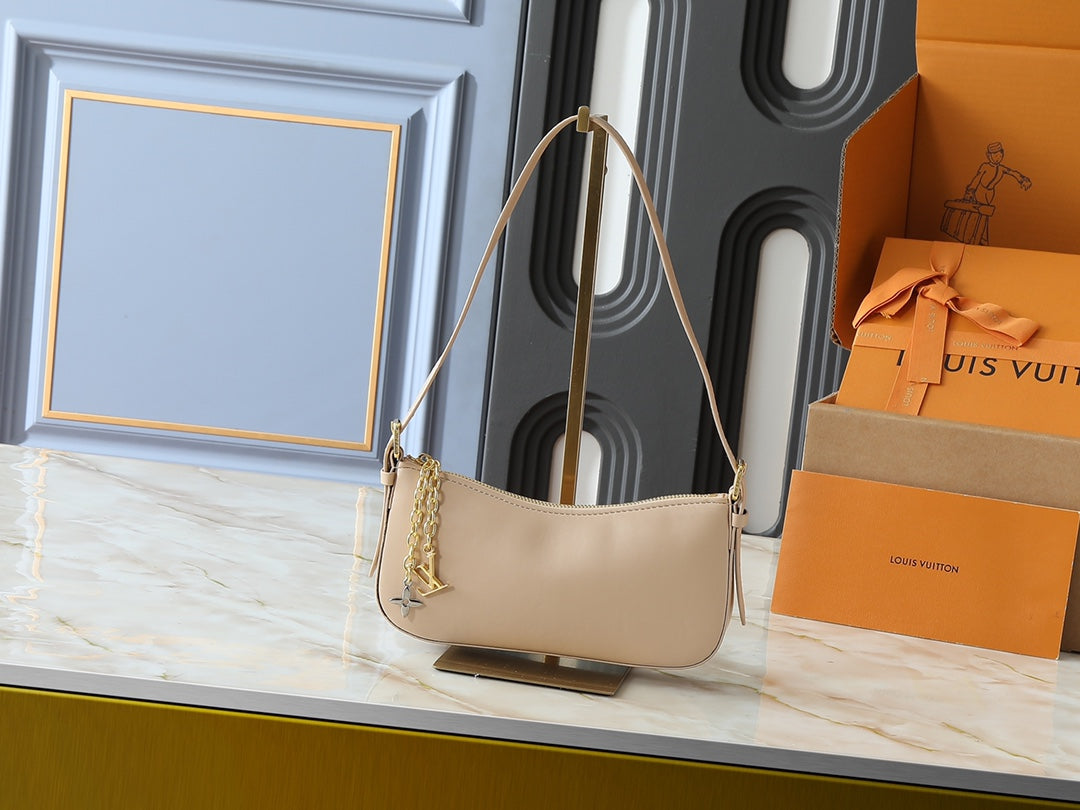 15RE23B Popular  leather bag