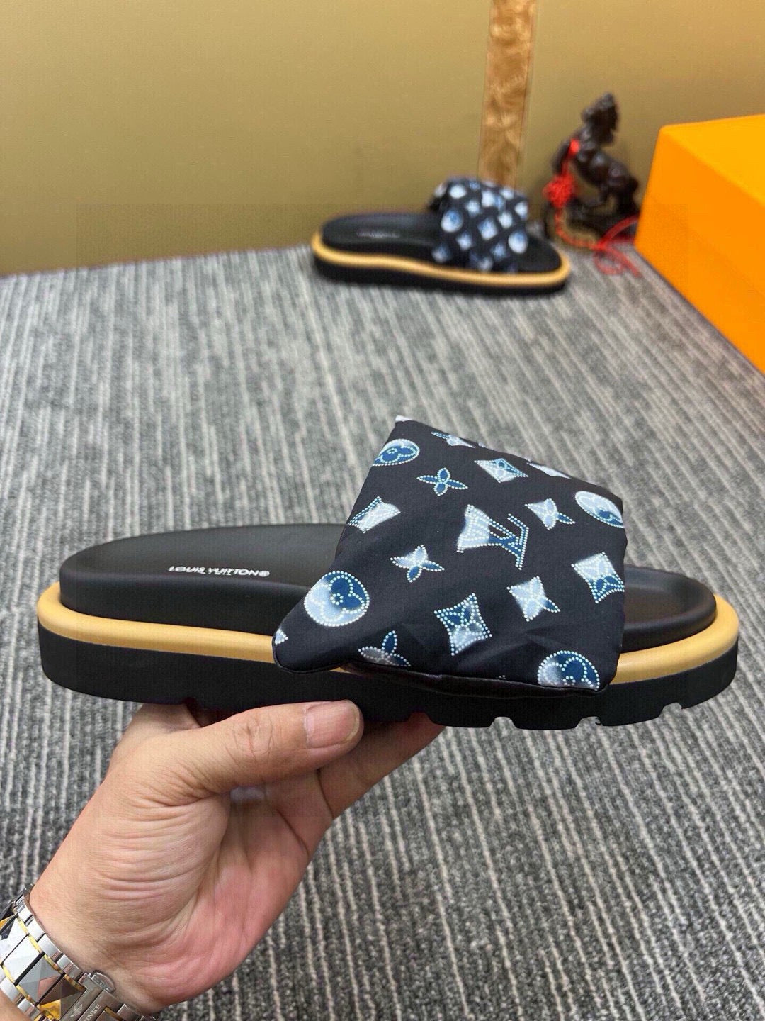 5QE12Z Popular Slippers
