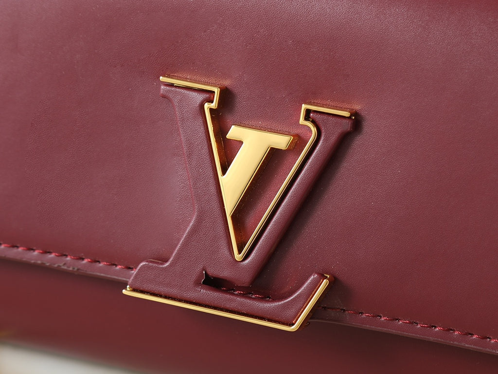 15RE145B Popular leather bag